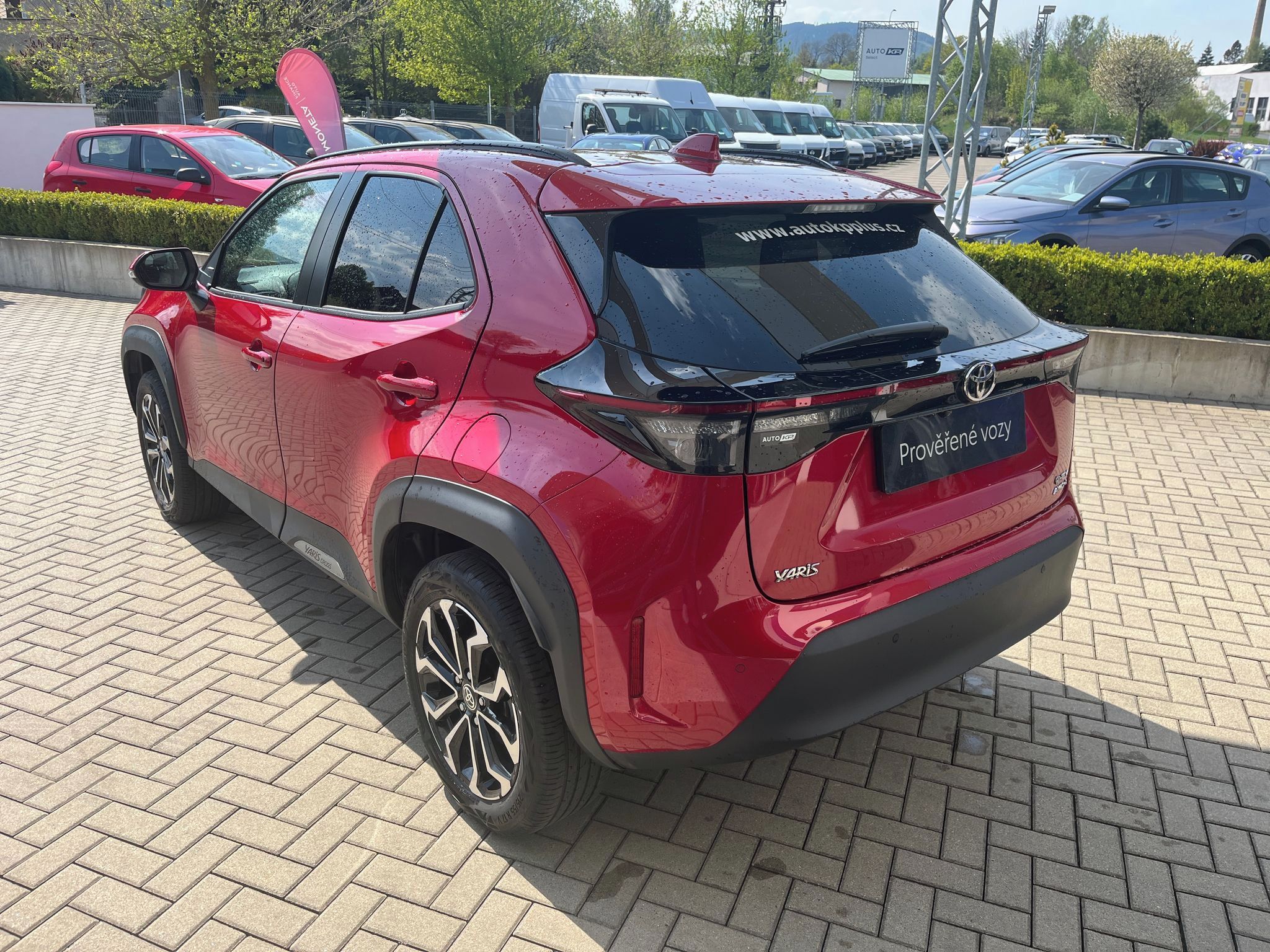 Toyota Yaris Cross, 1.5 Hybrid e-CVT 4x4 Style - fotka 4