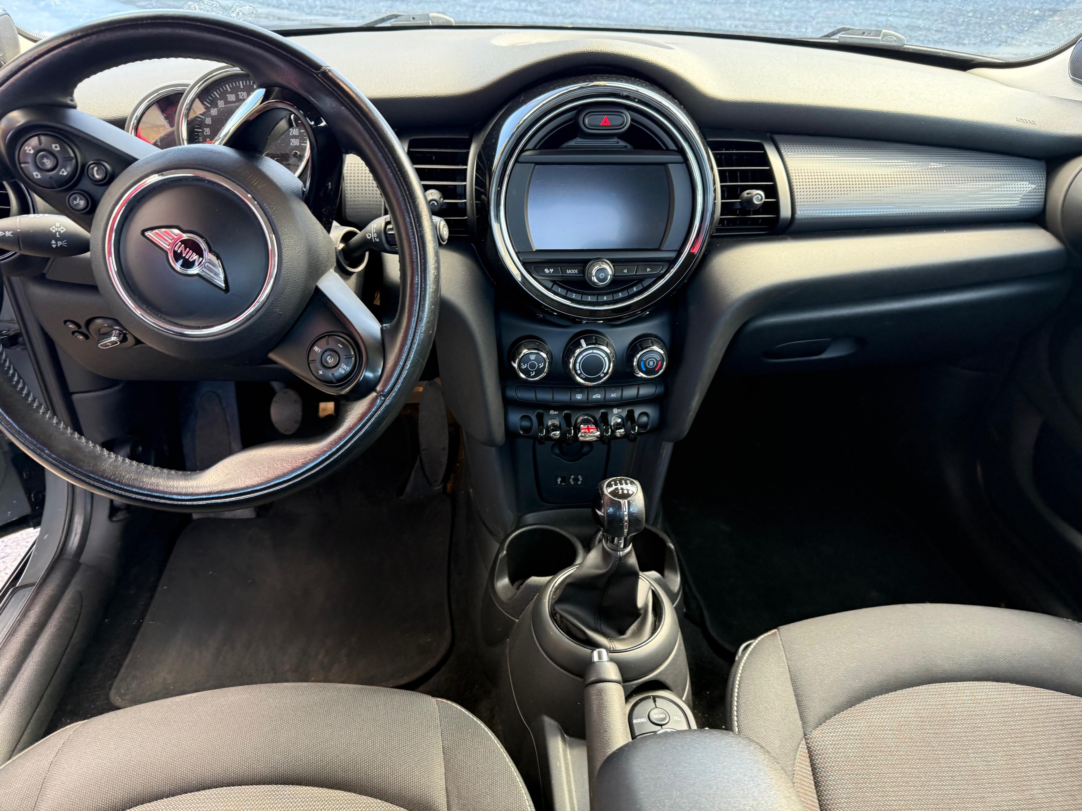 Mini Cooper, 1.5 100 KW - fotka 5