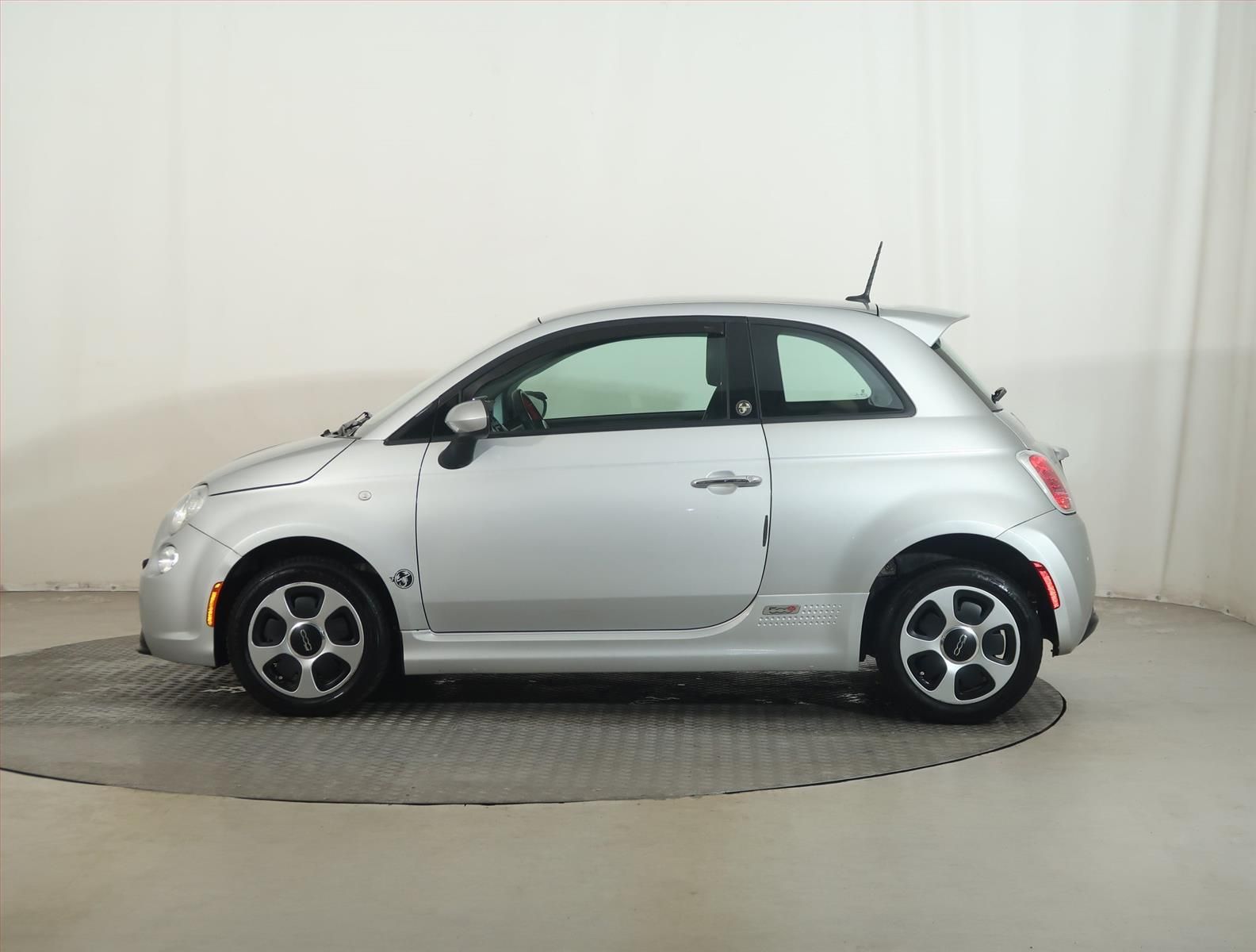 Fiat 500E, 24 kWh, Automat - fotka 3