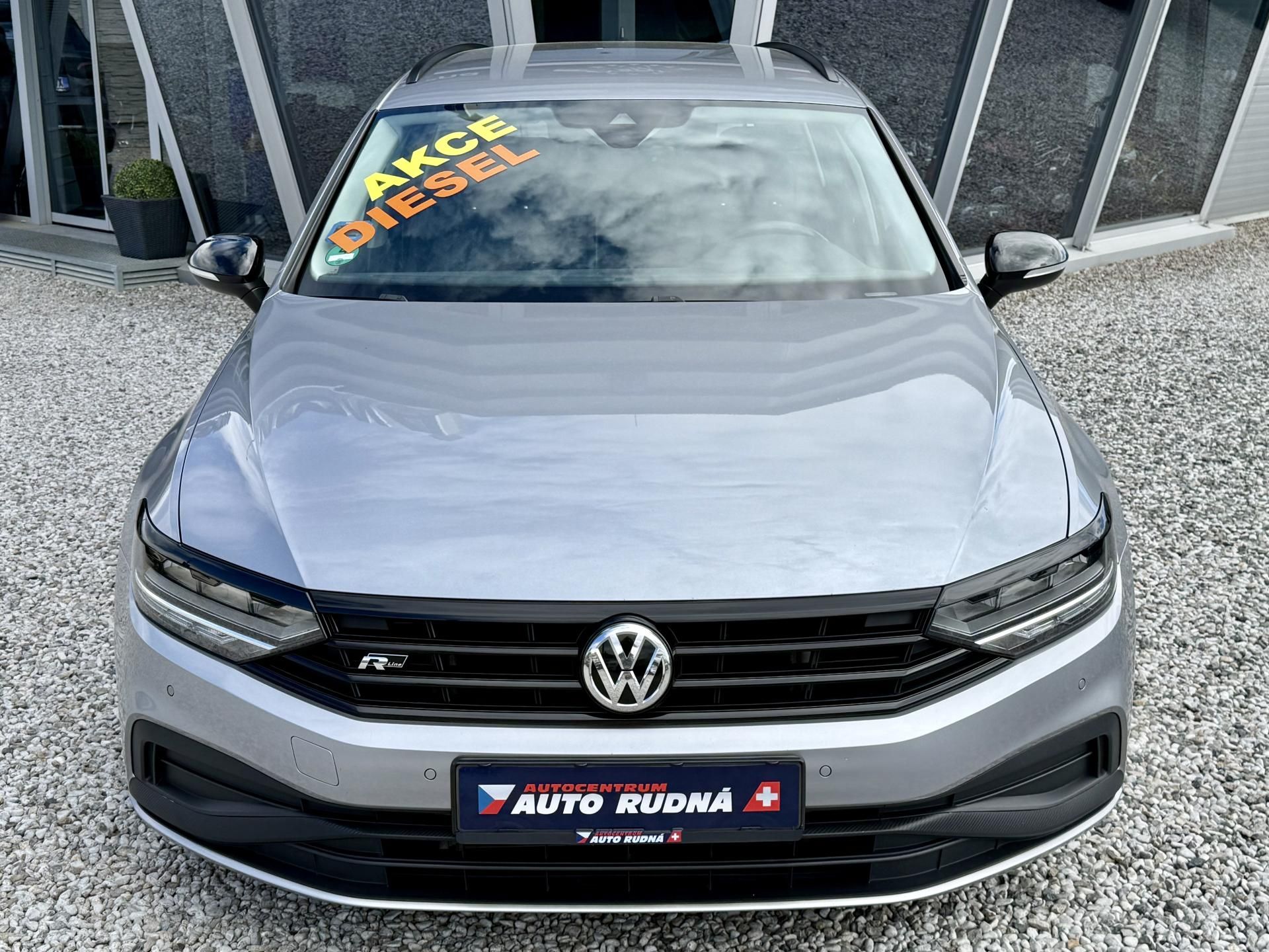 Volkswagen Passat Variant, 2,0TDI R-Line Design - fotka 4