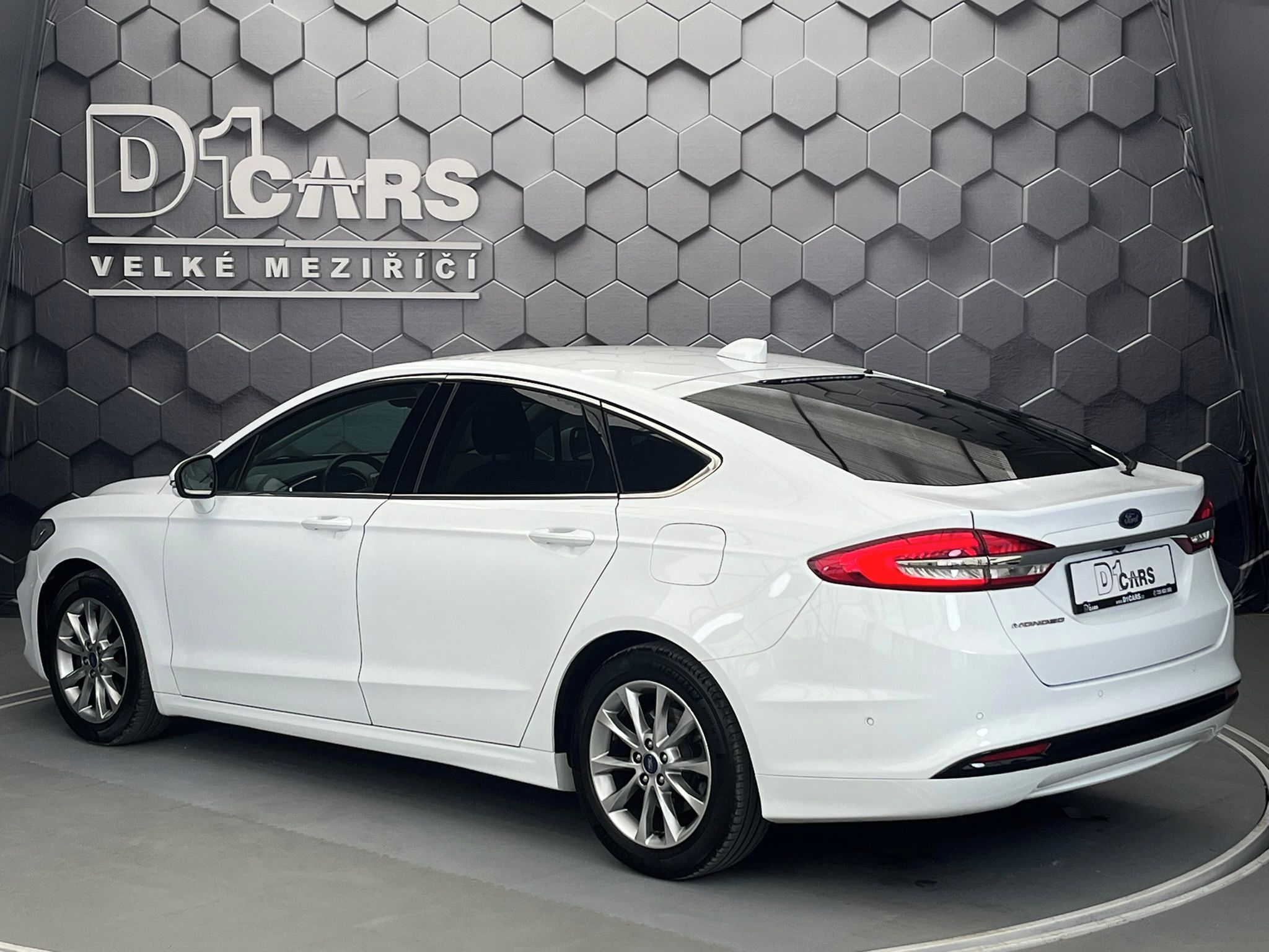 Ford Mondeo, 2,0 Titanium LED Dynamic - fotka 2