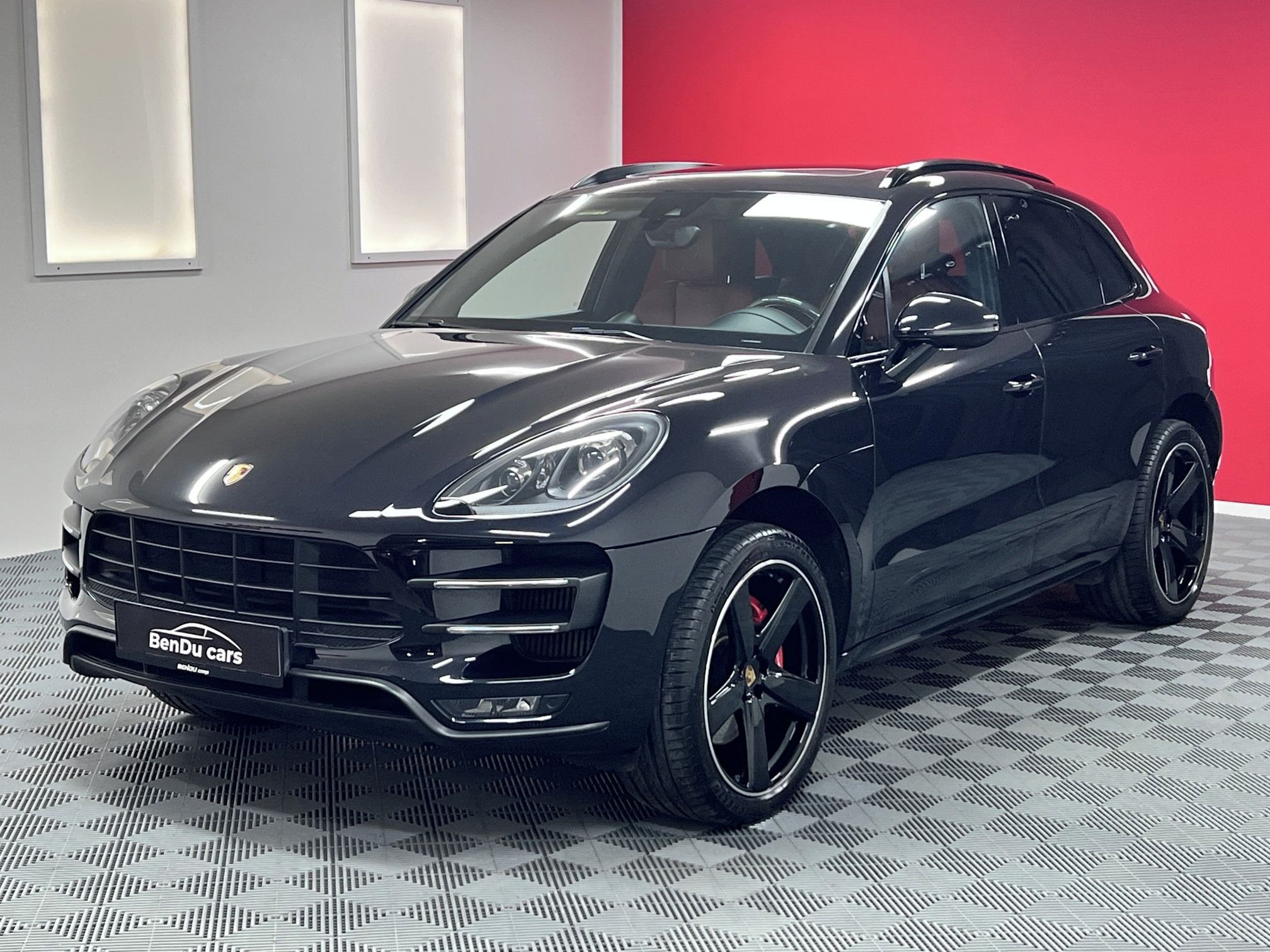 Porsche Macan, Turbo 3,6 294 kW původ ČR