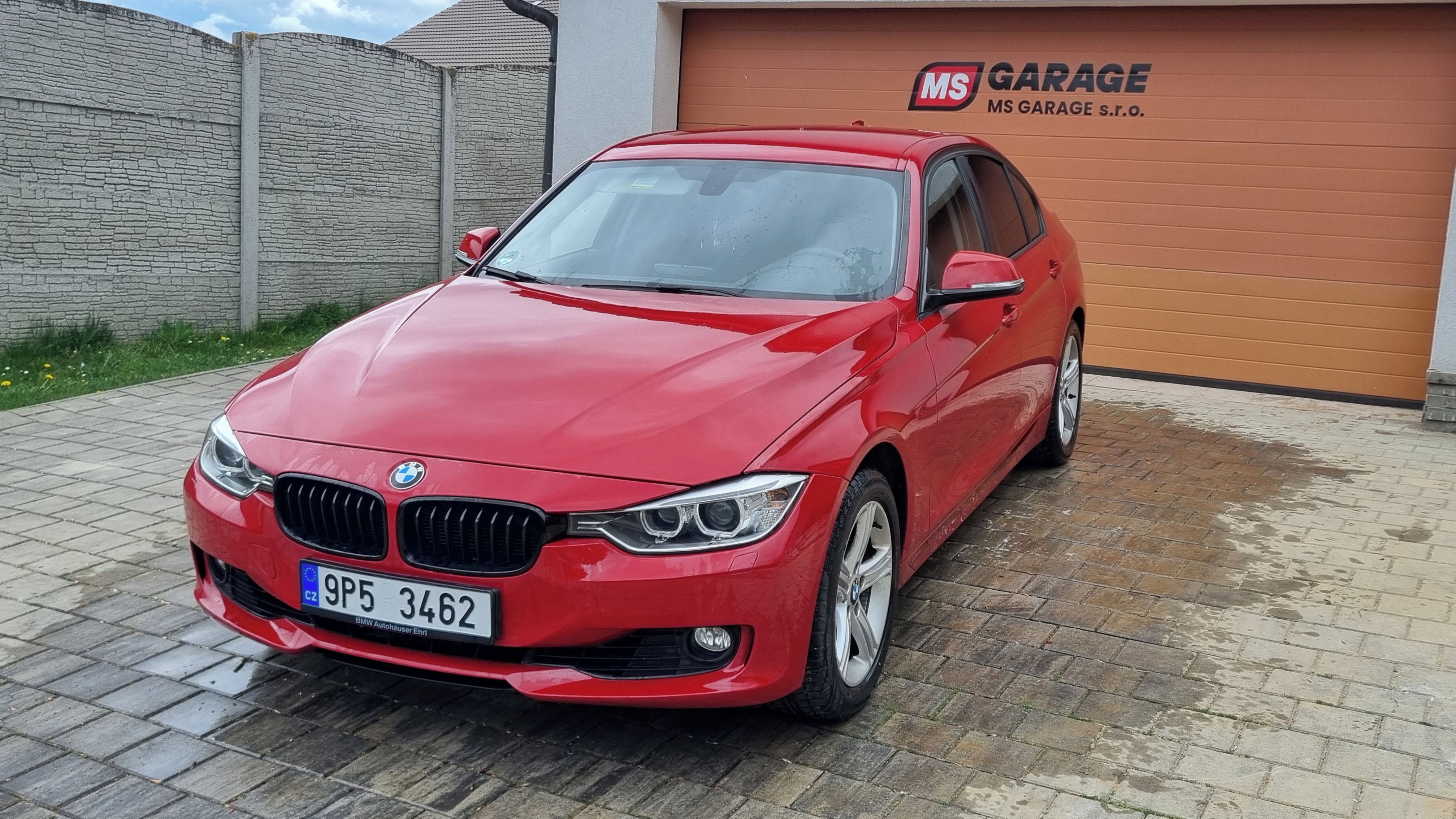 BMW Řada 3, 320 i - fotka 2