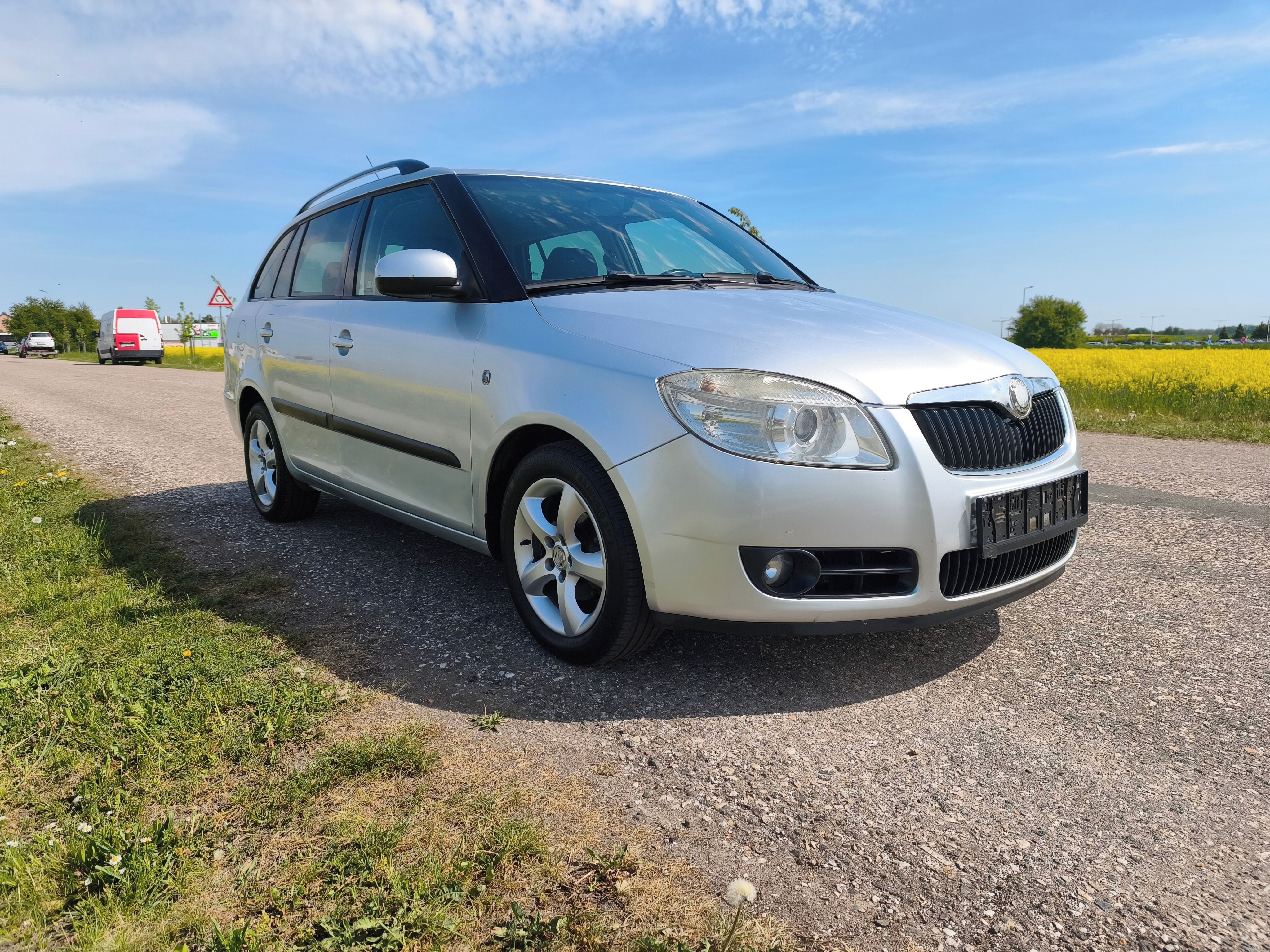 Škoda Fabia, COMBI 1.4 16V SPORT NOVÁ STK - fotka 3