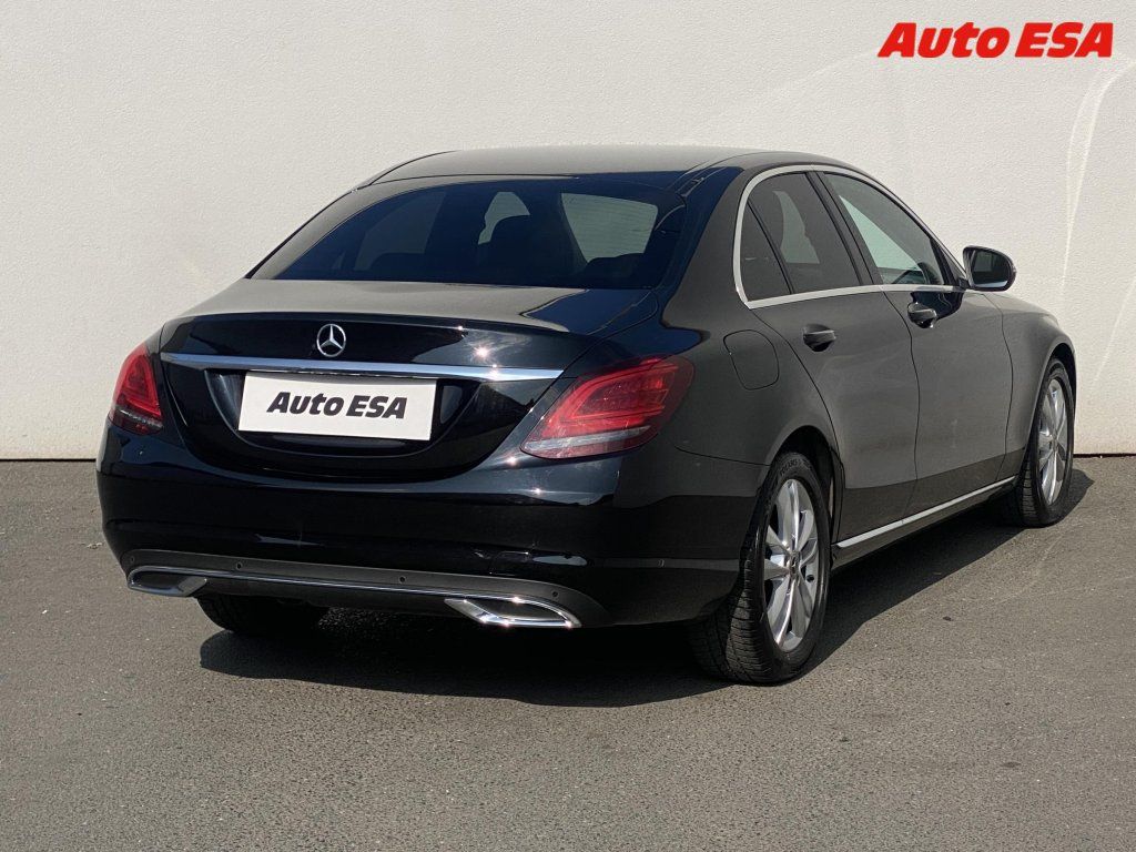 Mercedes-Benz Třídy C, 1.6i - fotka 4