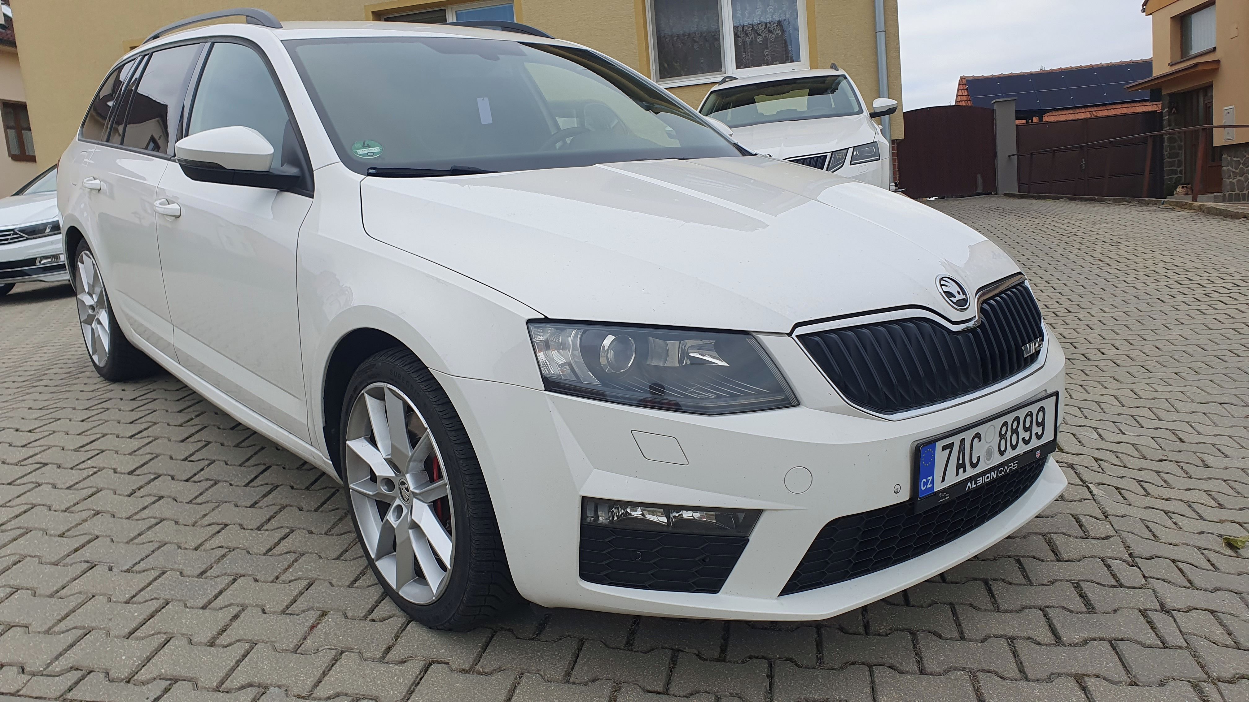 Škoda Octavia - fotka 3
