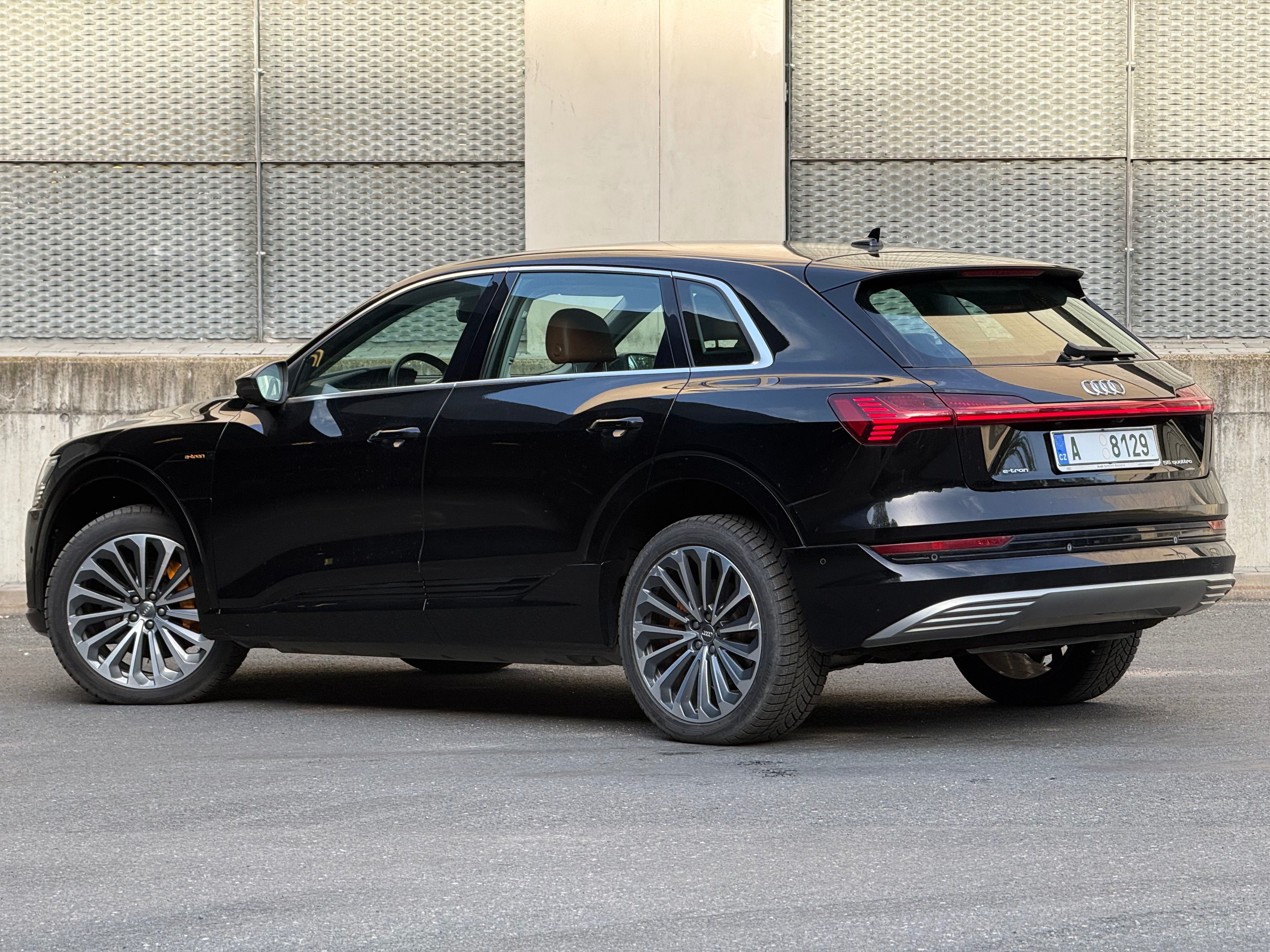 Audi e-tron, 55, Quattro, Matrix, tažné,360 - fotka 3
