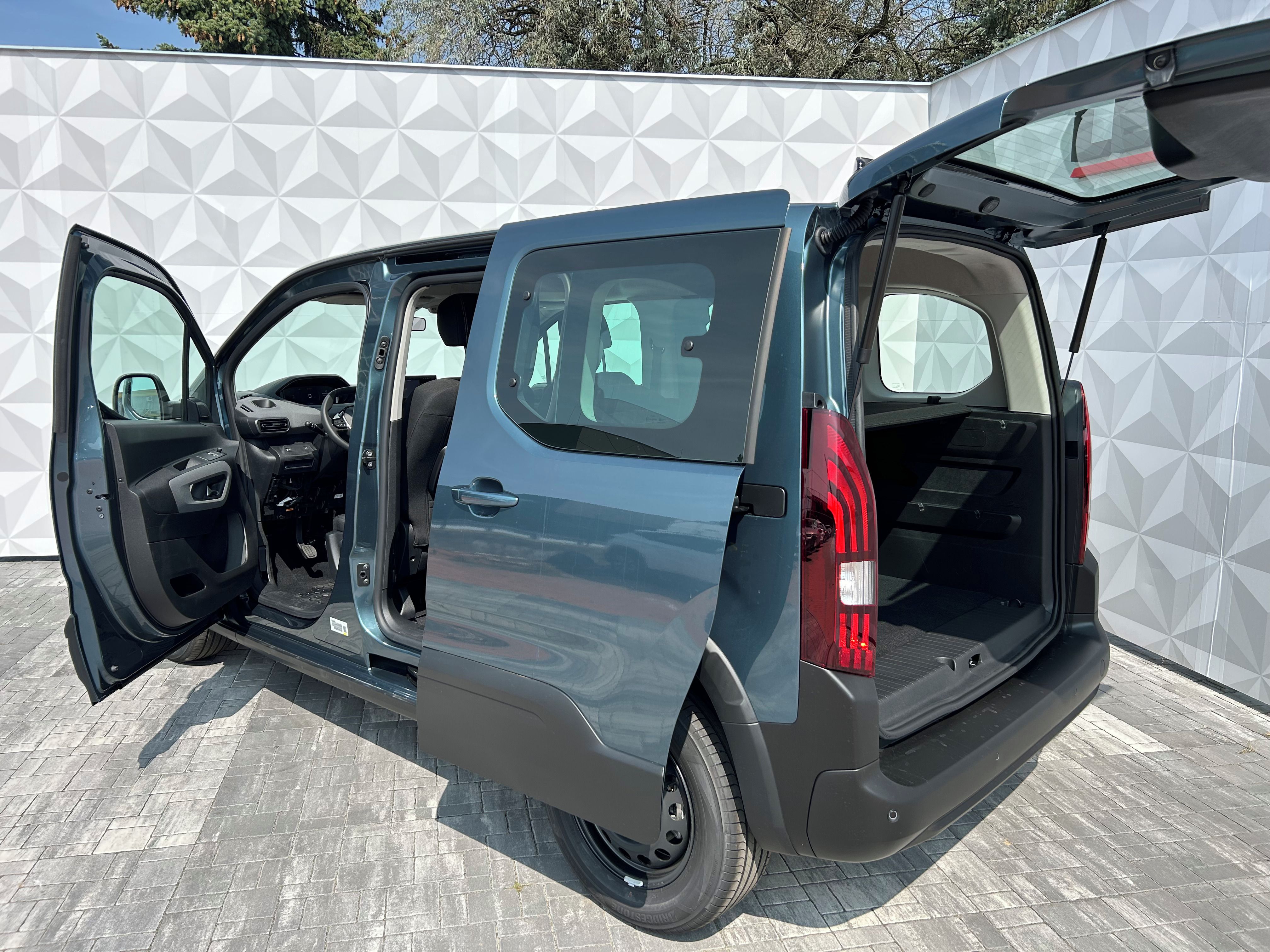 Peugeot Rifter, ALLURE PureTech 110 S&S MAN6 - fotka 5