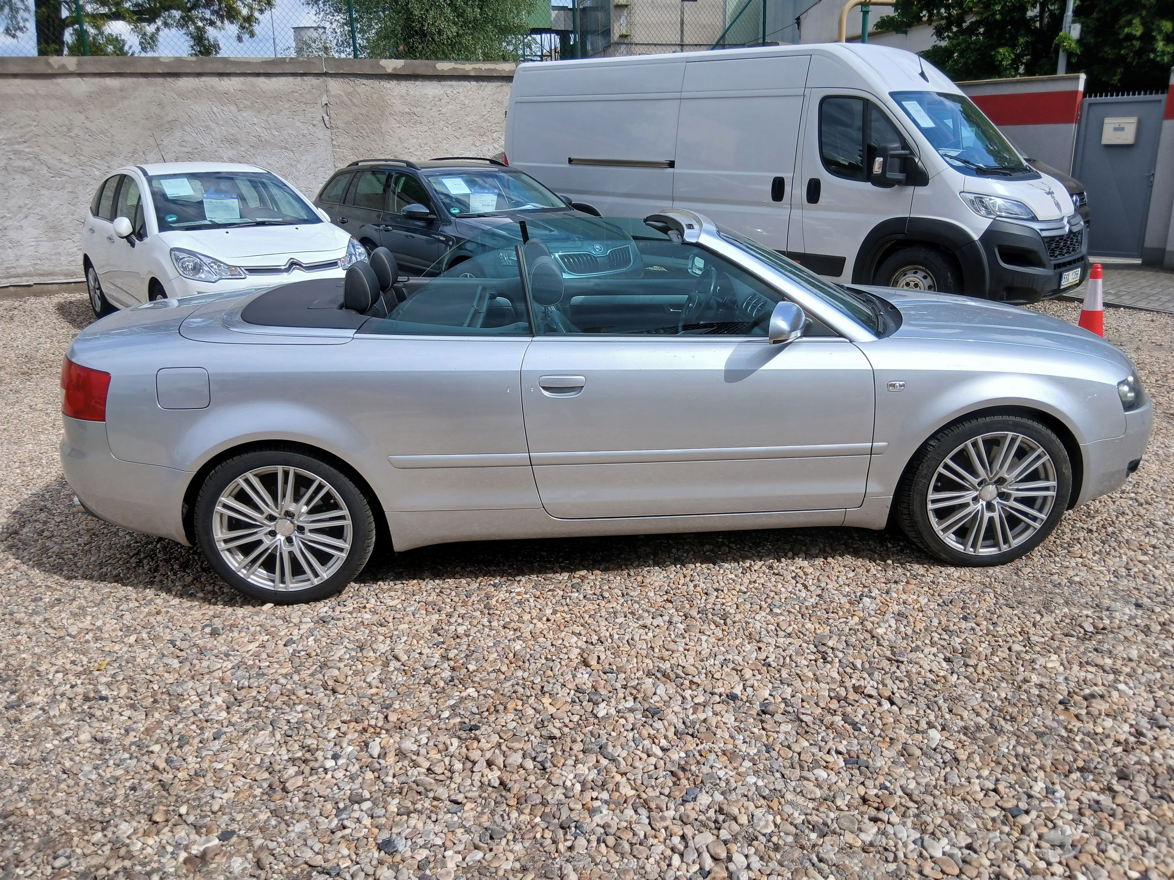 Audi S4, 4.2i V8 252KW Kabriolet Quattr - fotka 4