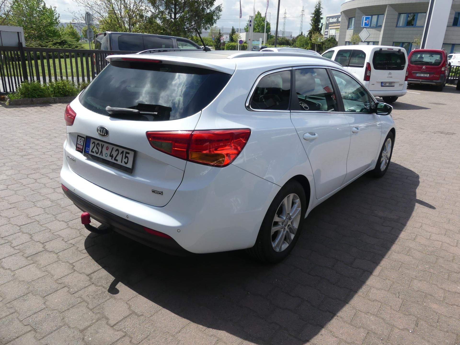 Kia Cee´d, 1,6 CRDi - fotka 5