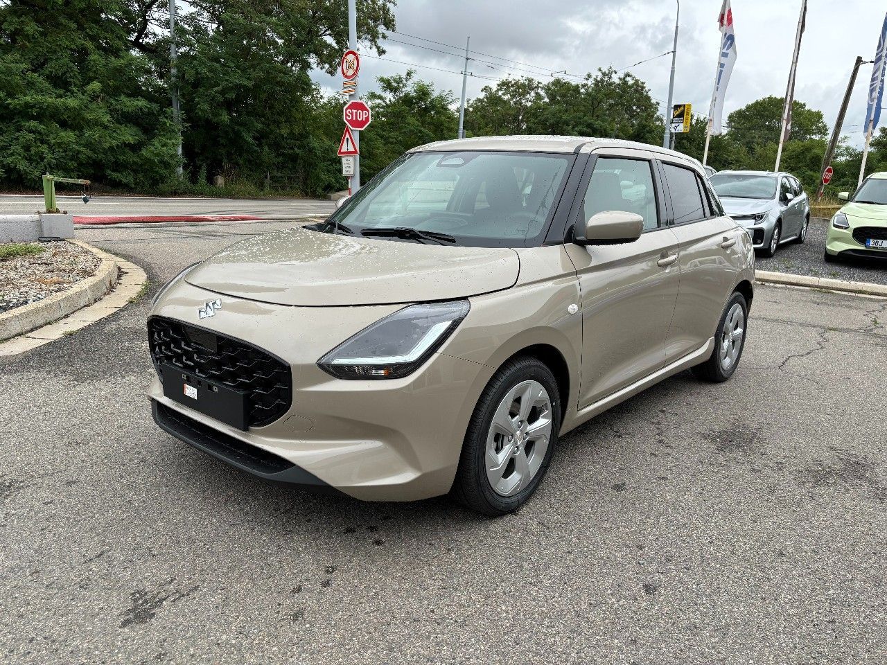 Suzuki Swift, Premium 1,2 DualJet automat - fotka 3