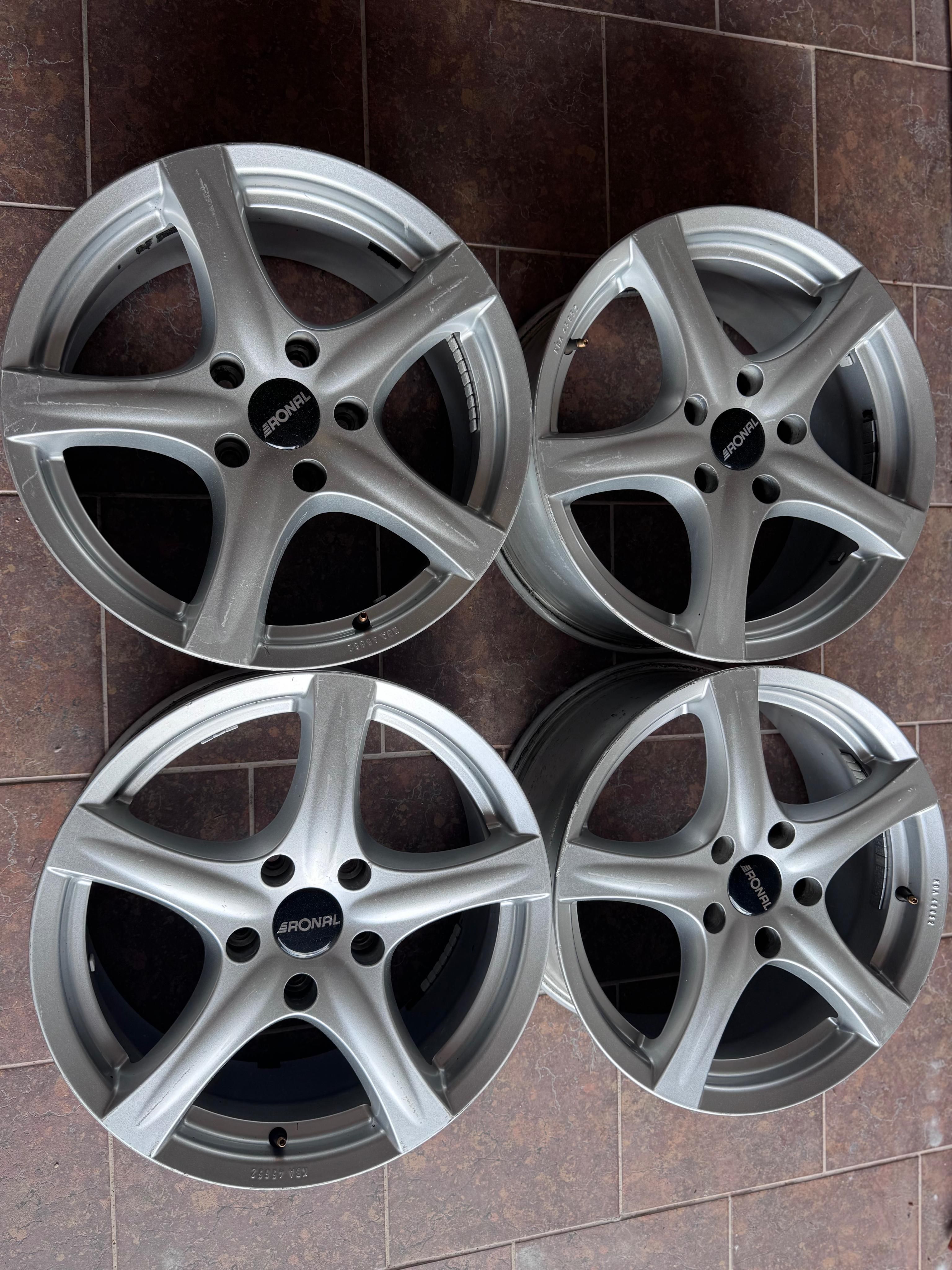 BMW X1, xDrive 23d + nosič na kola - fotka 4