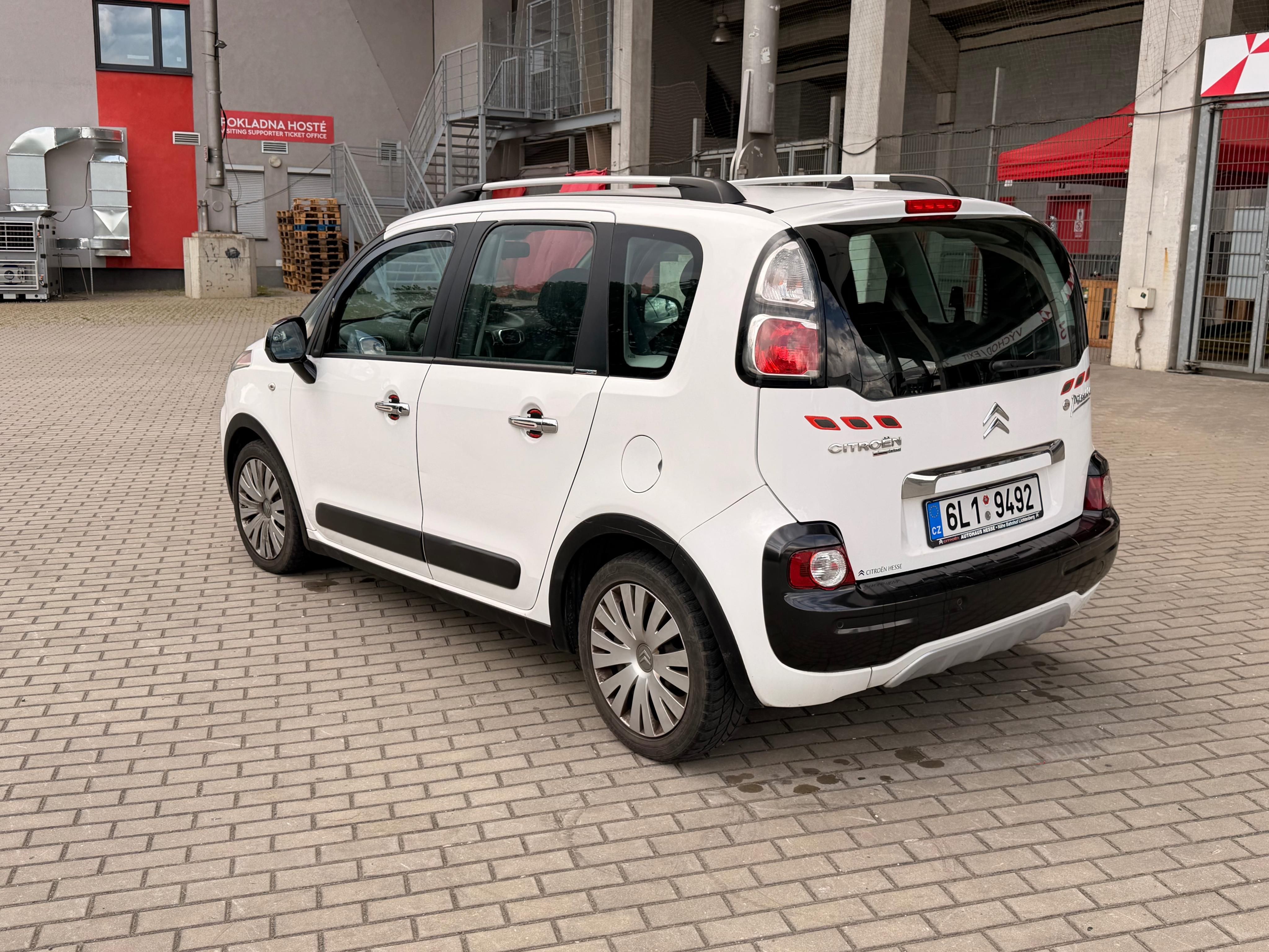 Citroën C3 Picasso, 1.6 HDi,82 kW, Poškozený Bok - fotka 3