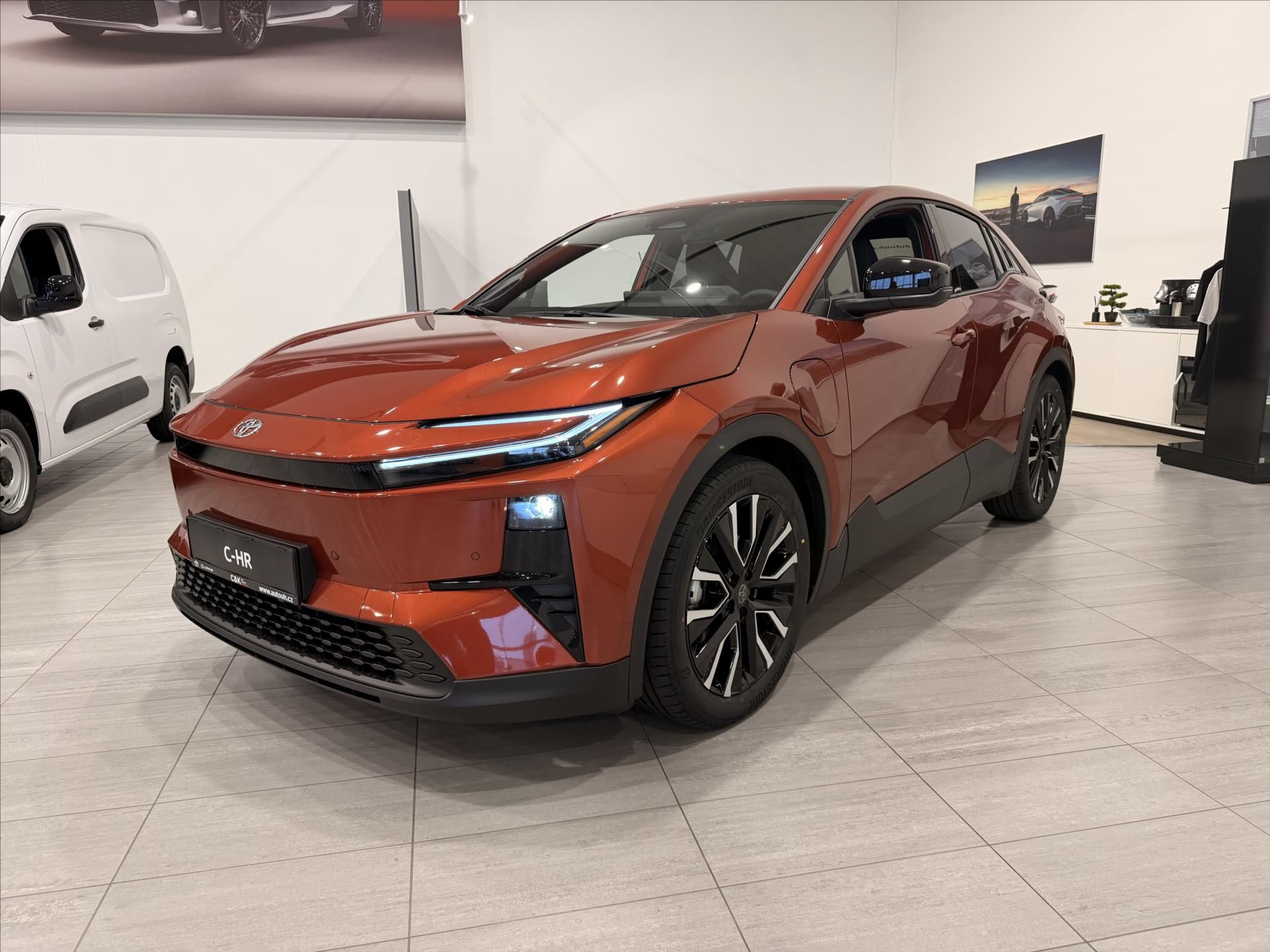 Toyota C-HR, Executive  +  77 kWh, pohon AW