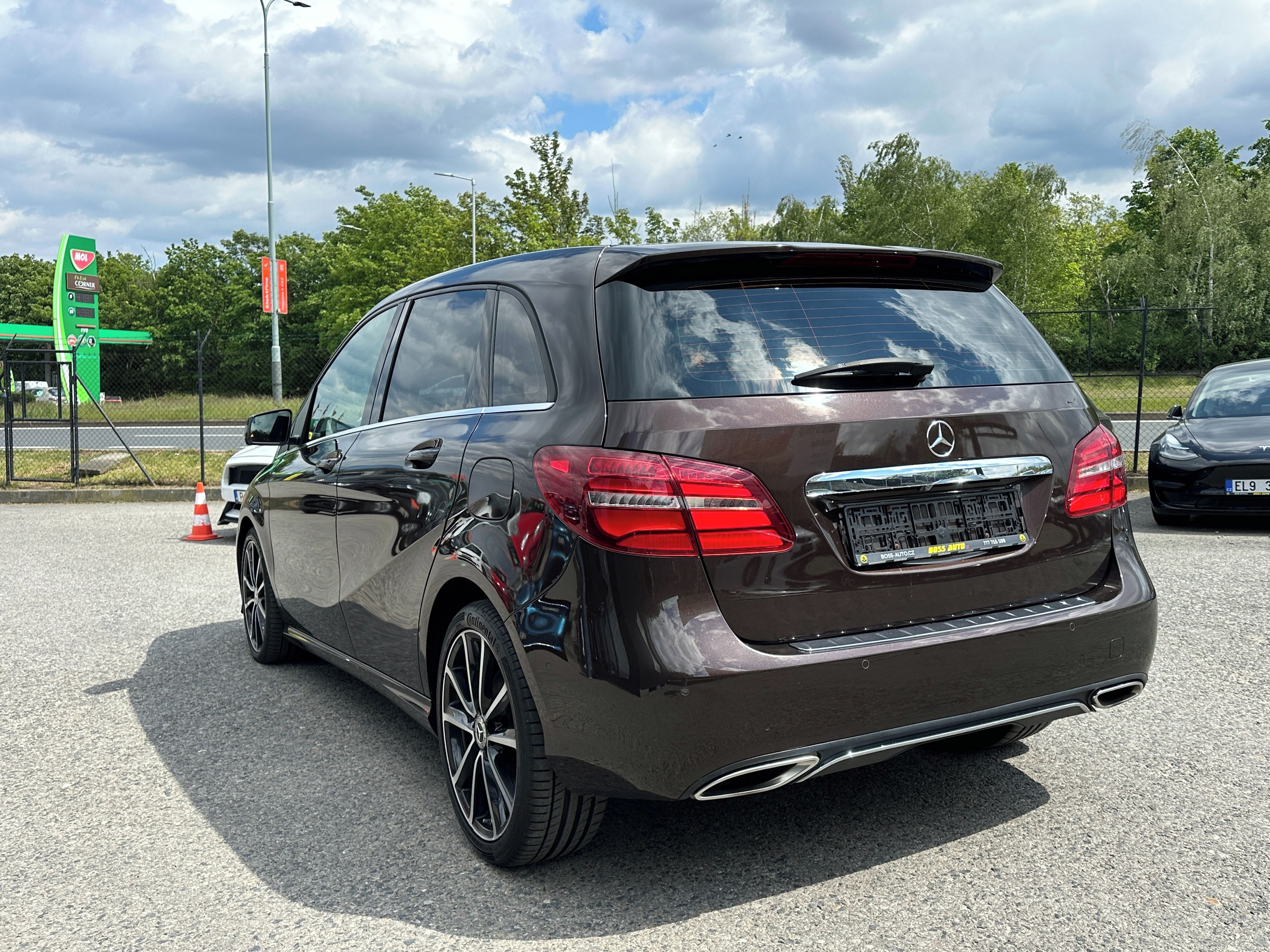 Mercedes-Benz Třídy B, Mercedes-Benz B 220 D 2016 - fotka 5