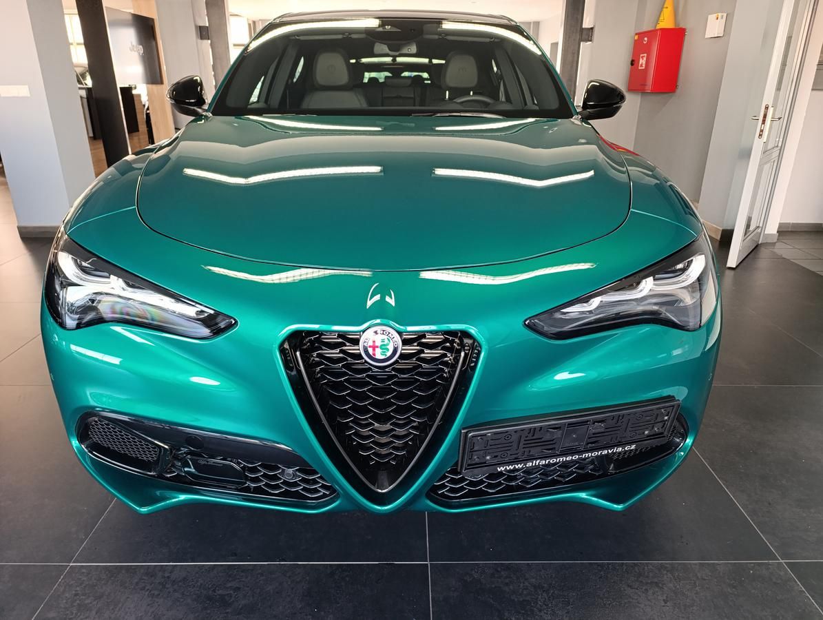 Alfa Romeo Stelvio, Veloce 2,0 Turbo 280k AWD - fotka 3