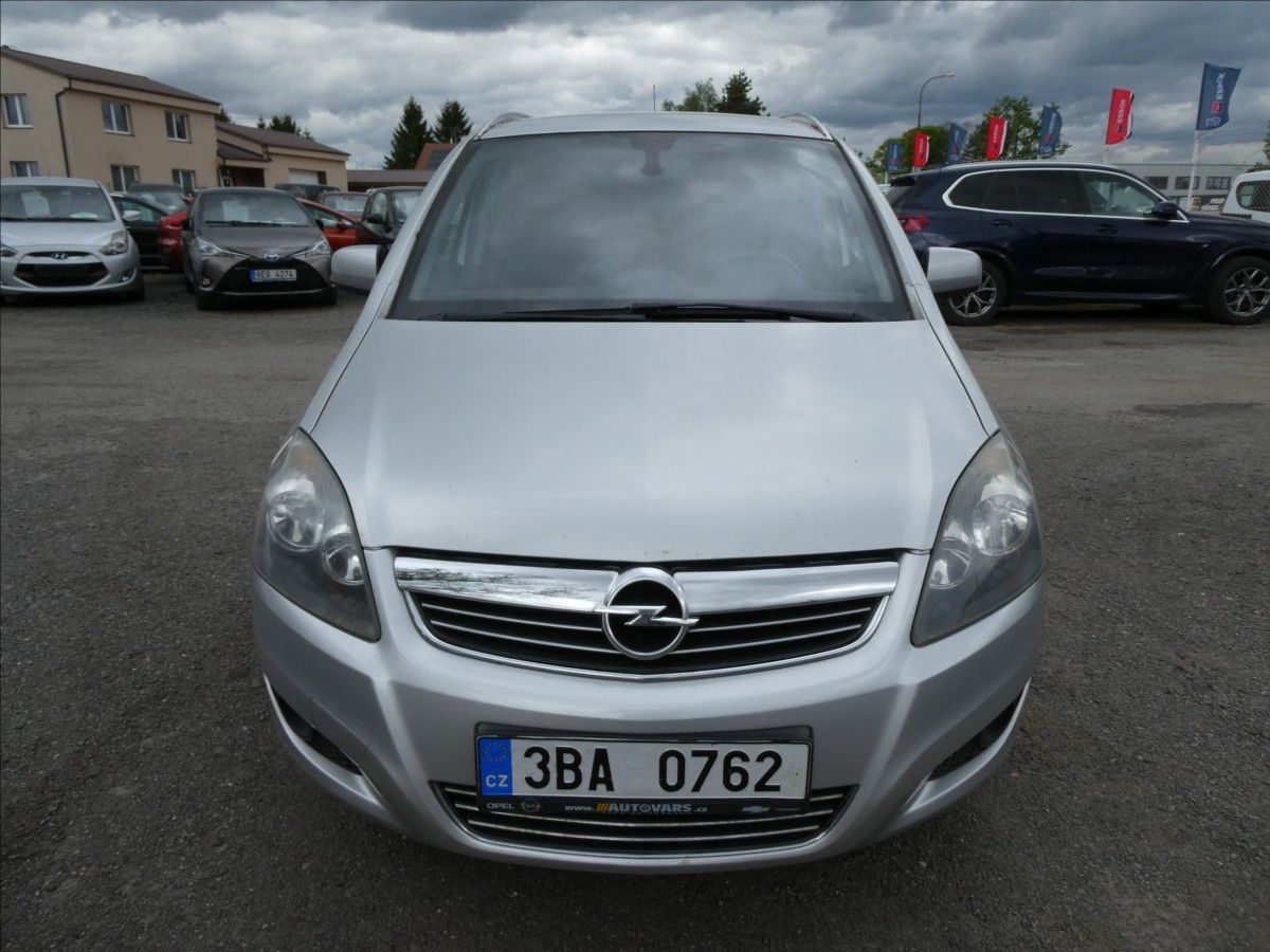 Opel Zafira, 1,8 i 16V klima, závěs - fotka 2