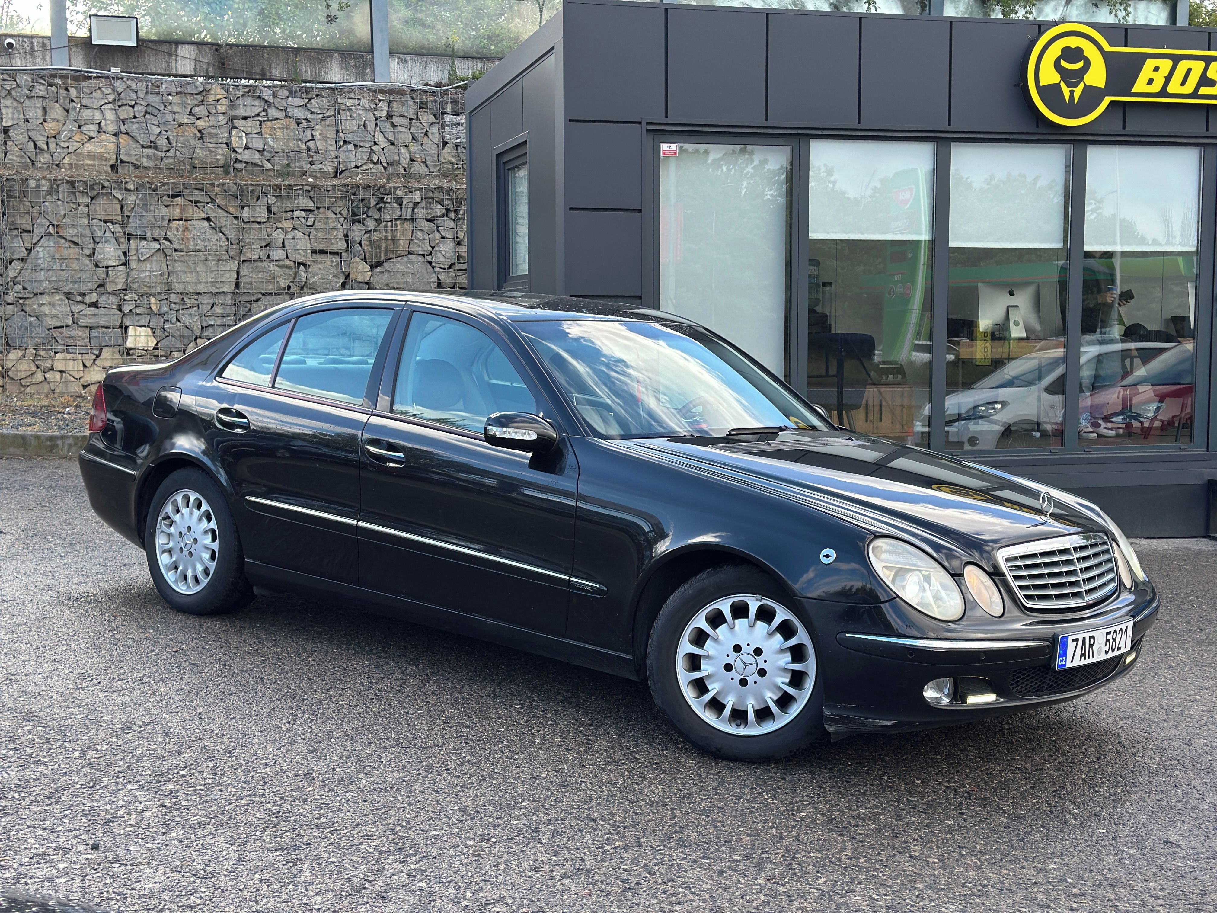 Mercedes-Benz Třídy E, Mercedes-Benz E 320 2004