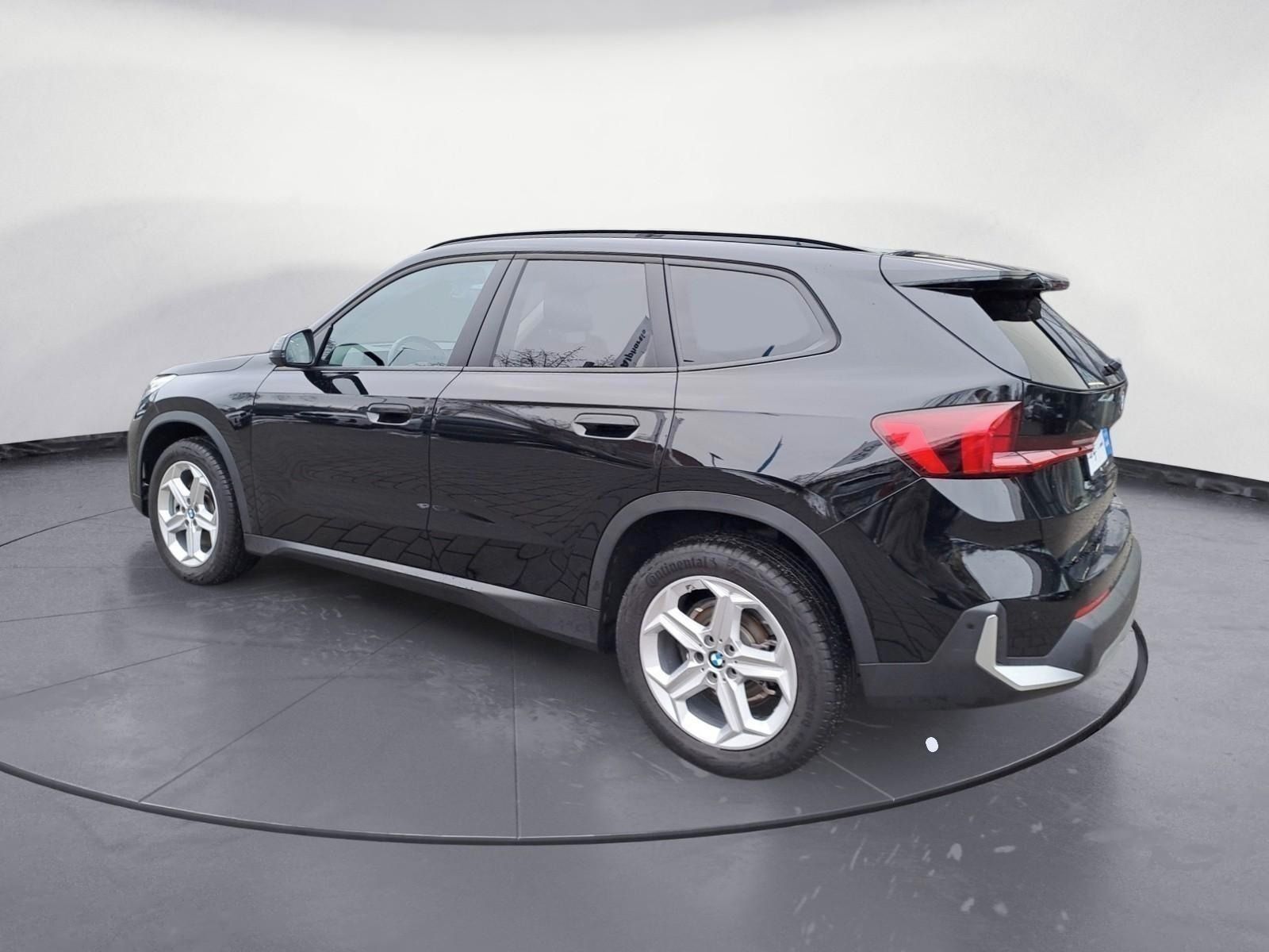 BMW X1, sDrive 20i*PANO*Kamera*Navi* - fotka 2