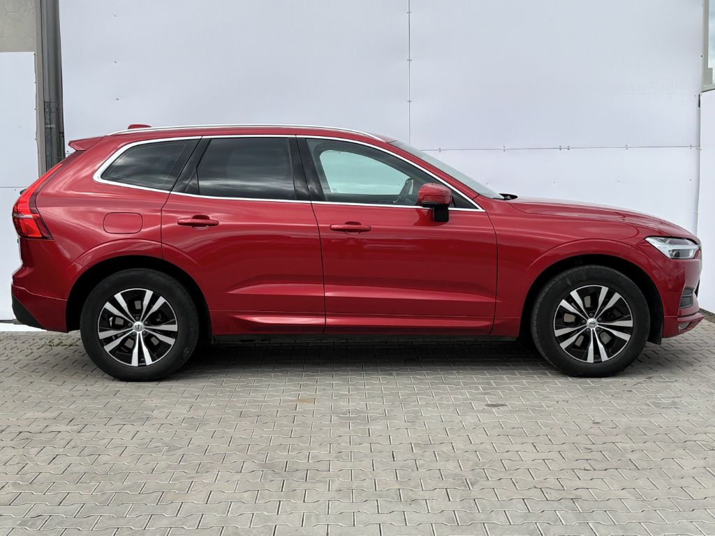 Volvo XC60, Momentum Pro B4 184kW - fotka 4