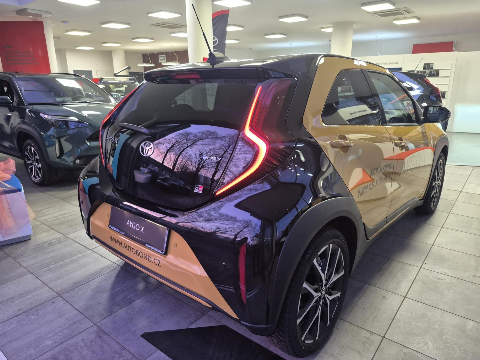 Toyota Aygo, GR Sport 1.5 Hybrid (116 k) - fotka 6