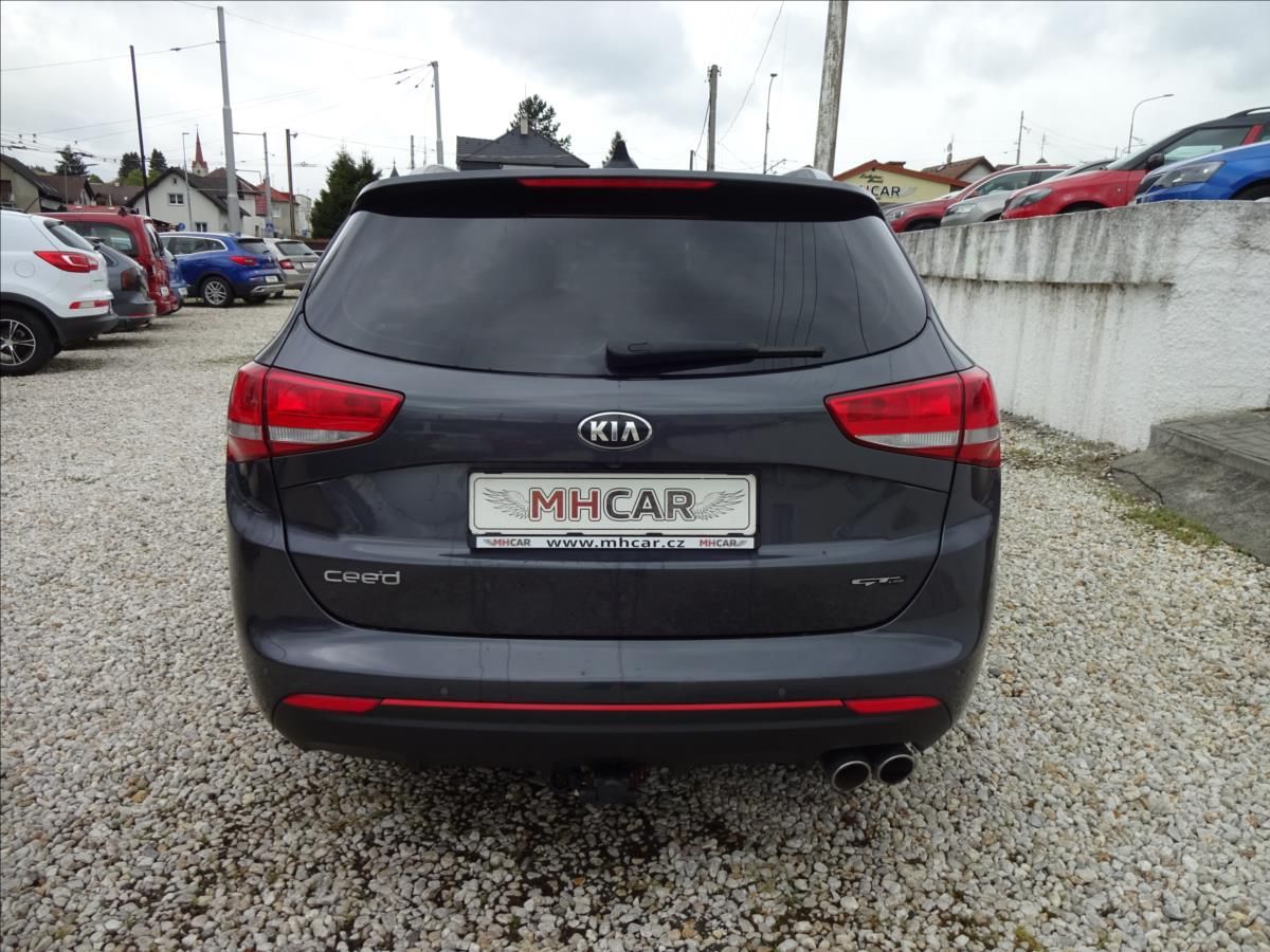 Kia Cee´d, 1,6 CRDi 100kW GT LINE - fotka 6