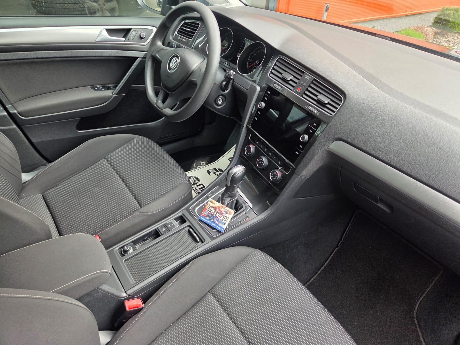 Volkswagen Golf, 1.6 TDI - fotka 4