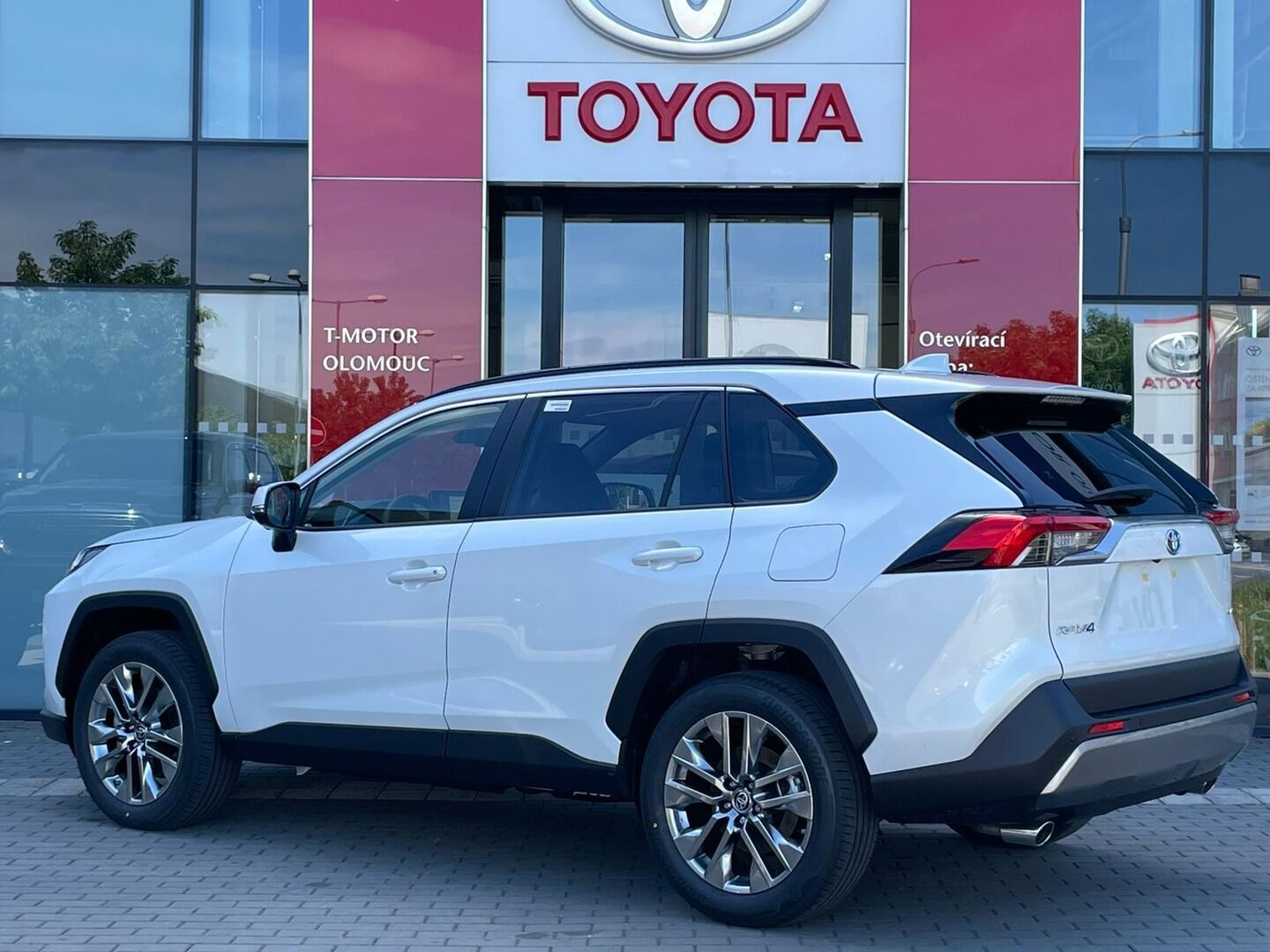 Toyota Rav4, 2.5 hybrid Executive - fotka 2