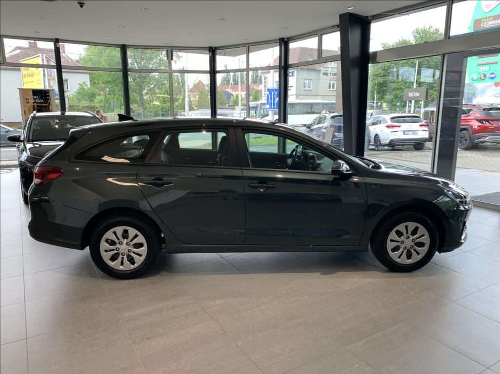 Hyundai i30, 1,5 i CVVT 71kW MT COMFORT - fotka 4