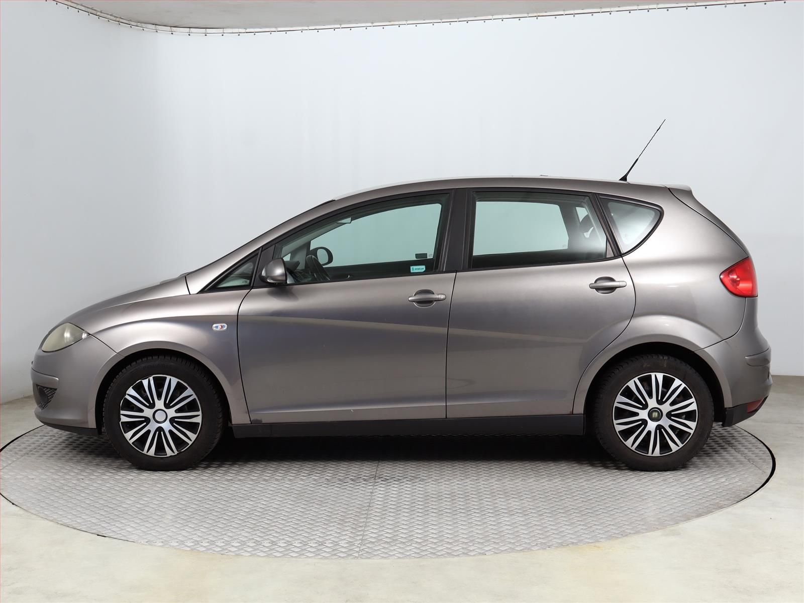 Seat Altea, 2.0 FSI, rezervace - fotka 3
