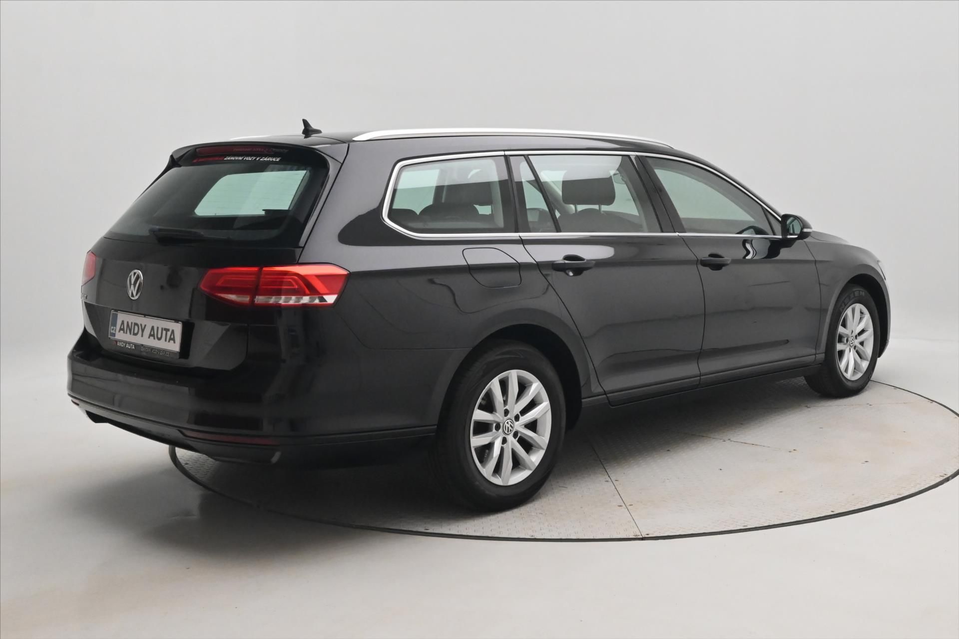 Volkswagen Passat, 2,0 TDI 110 kW COMFORTLINE Zár - fotka 5
