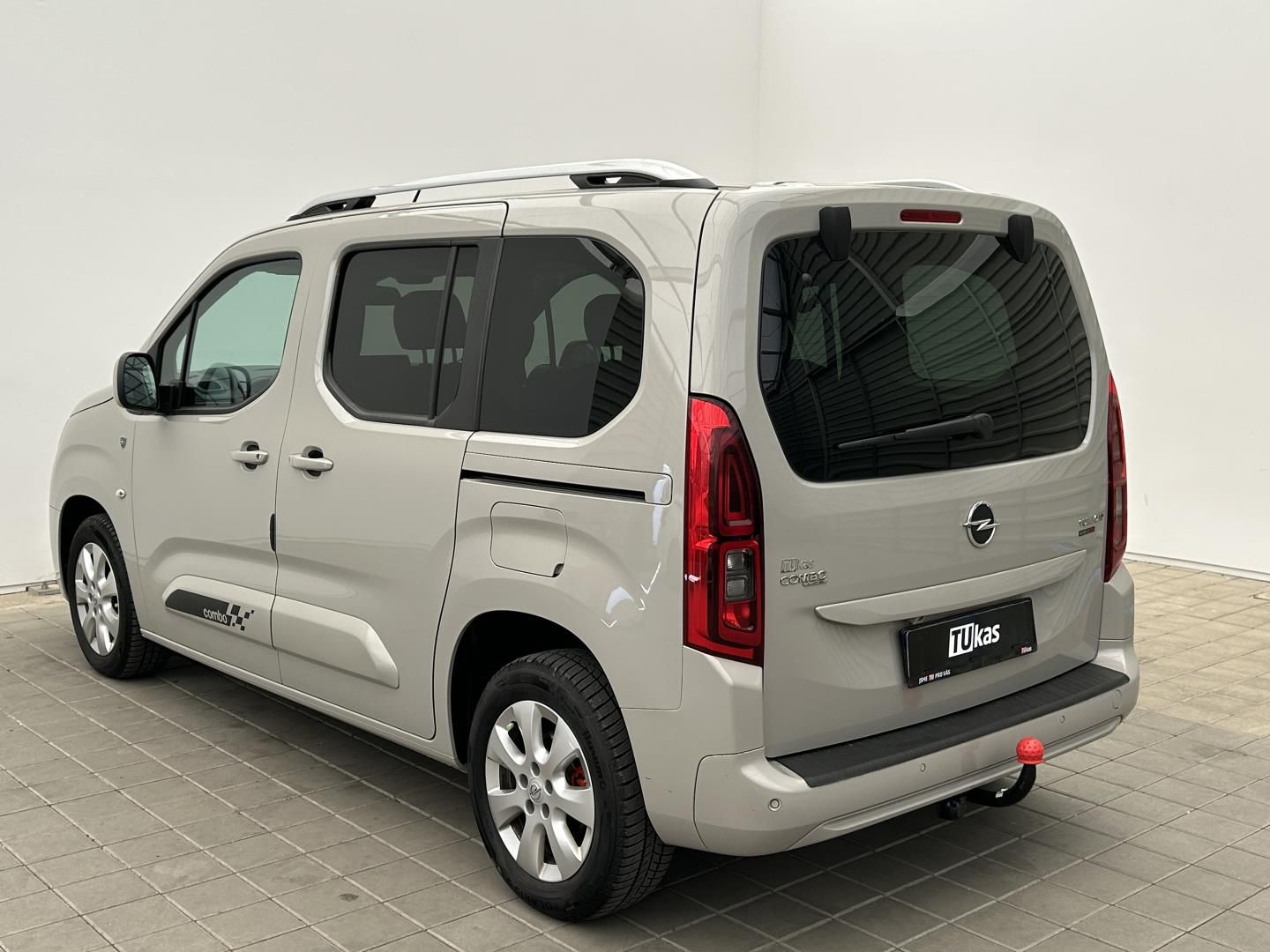 Opel Combo, 1.5CDTI 96kW Smile 7 Míst - fotka 3
