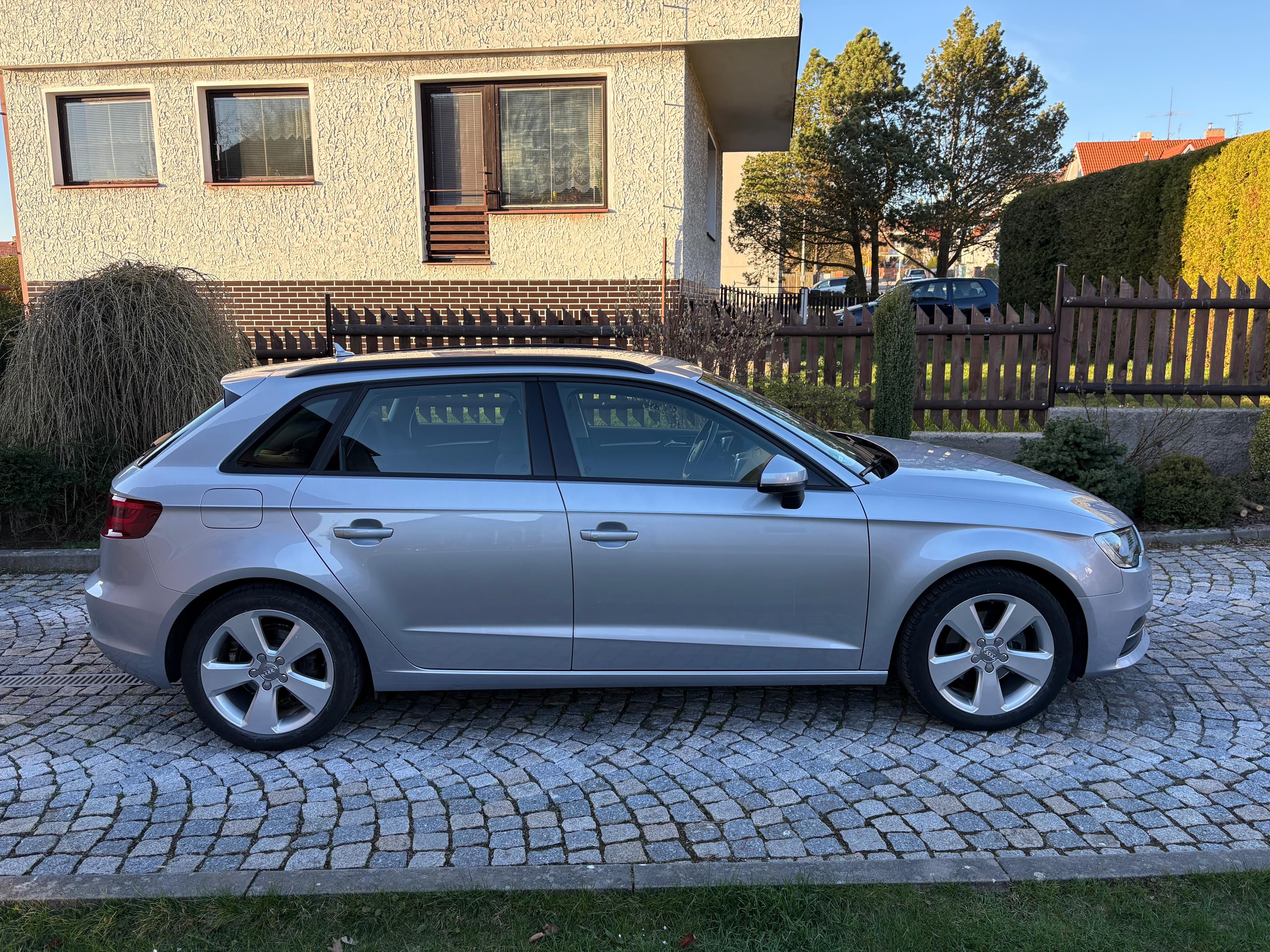 Audi A3, 1,4 TFSI 110 KW Exclusive TOP - fotka 4