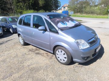 1,6i,KRÁSNÁ,130TKM,VÝBAVA,1MAJ