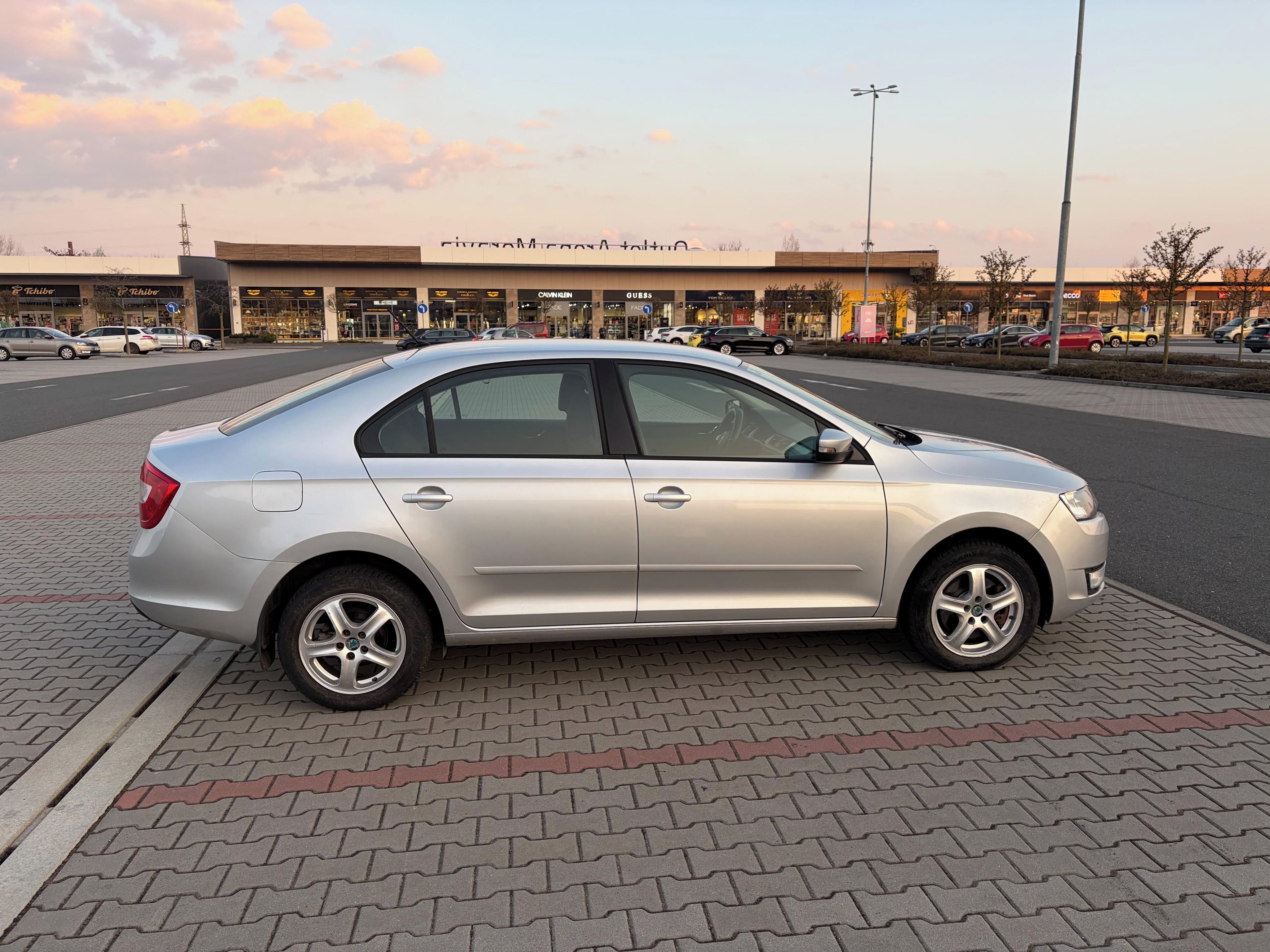 Škoda Rapid, 1.6 TDi 85kw ČR serviska TZ - fotka 2