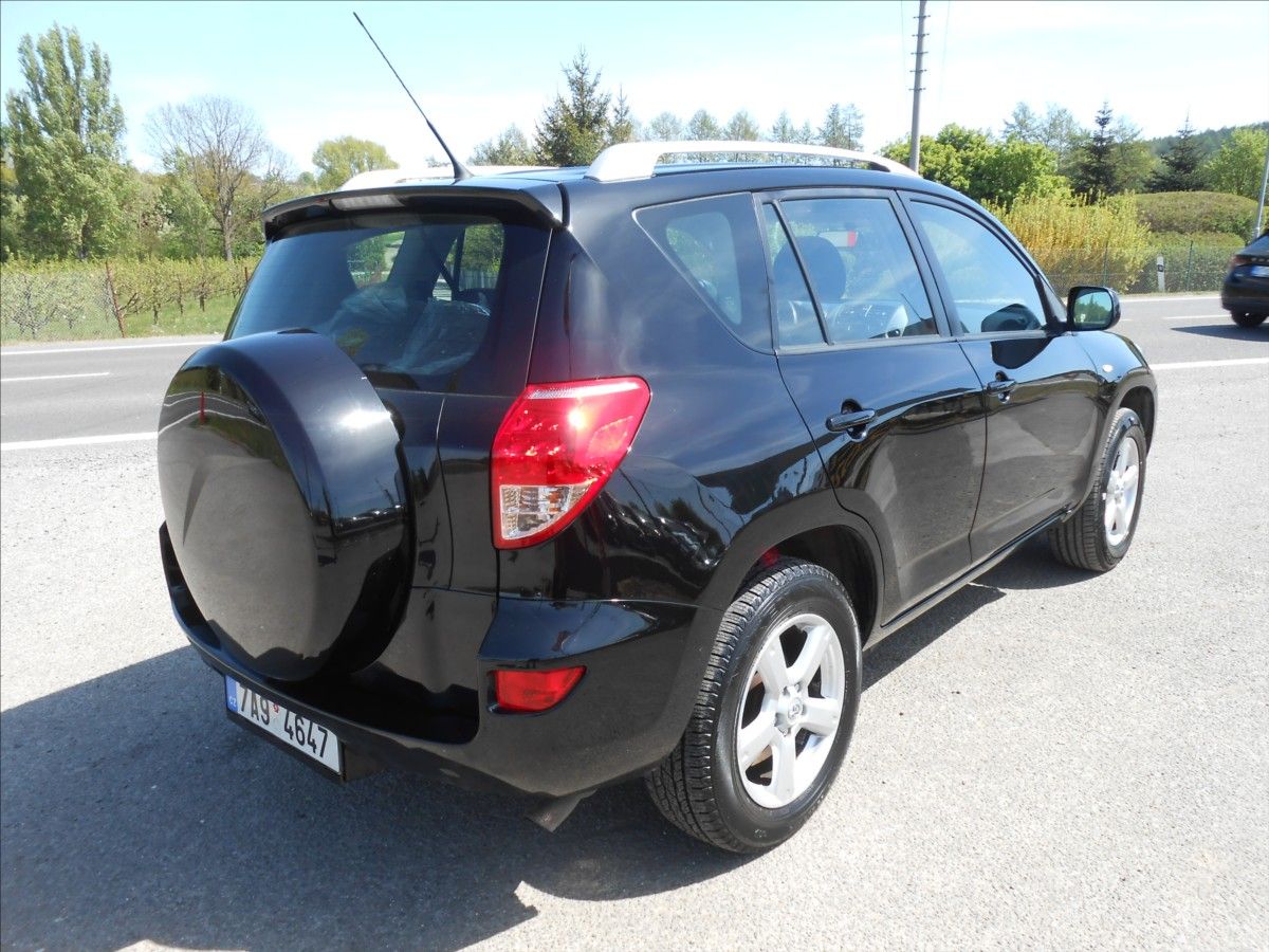 Toyota Rav4, 2,0 VVTi 112kW CZ Serviska 4x4 - fotka 3