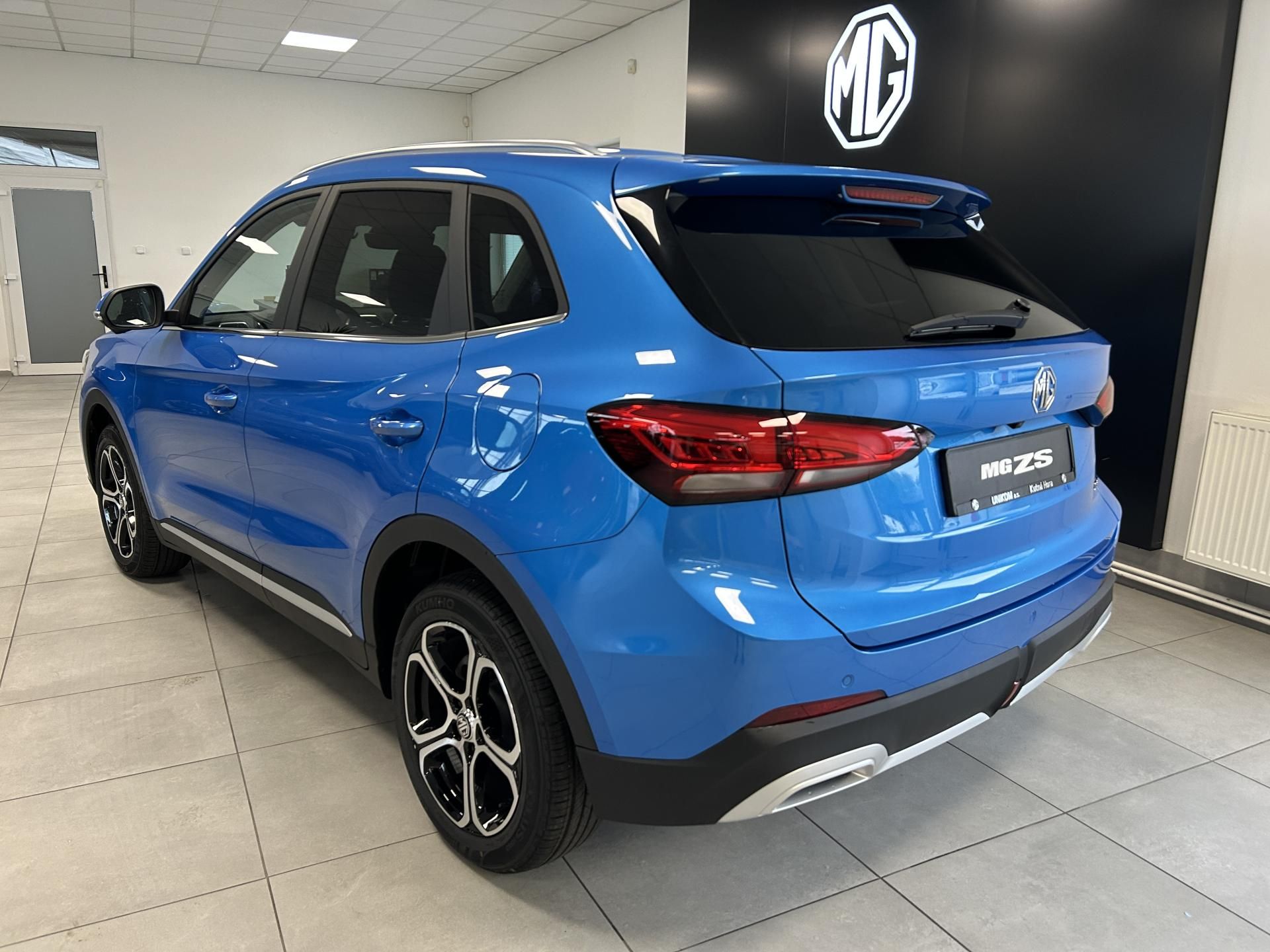 MG ZS, 1,5 HEV 145kW Emotion - fotka 3