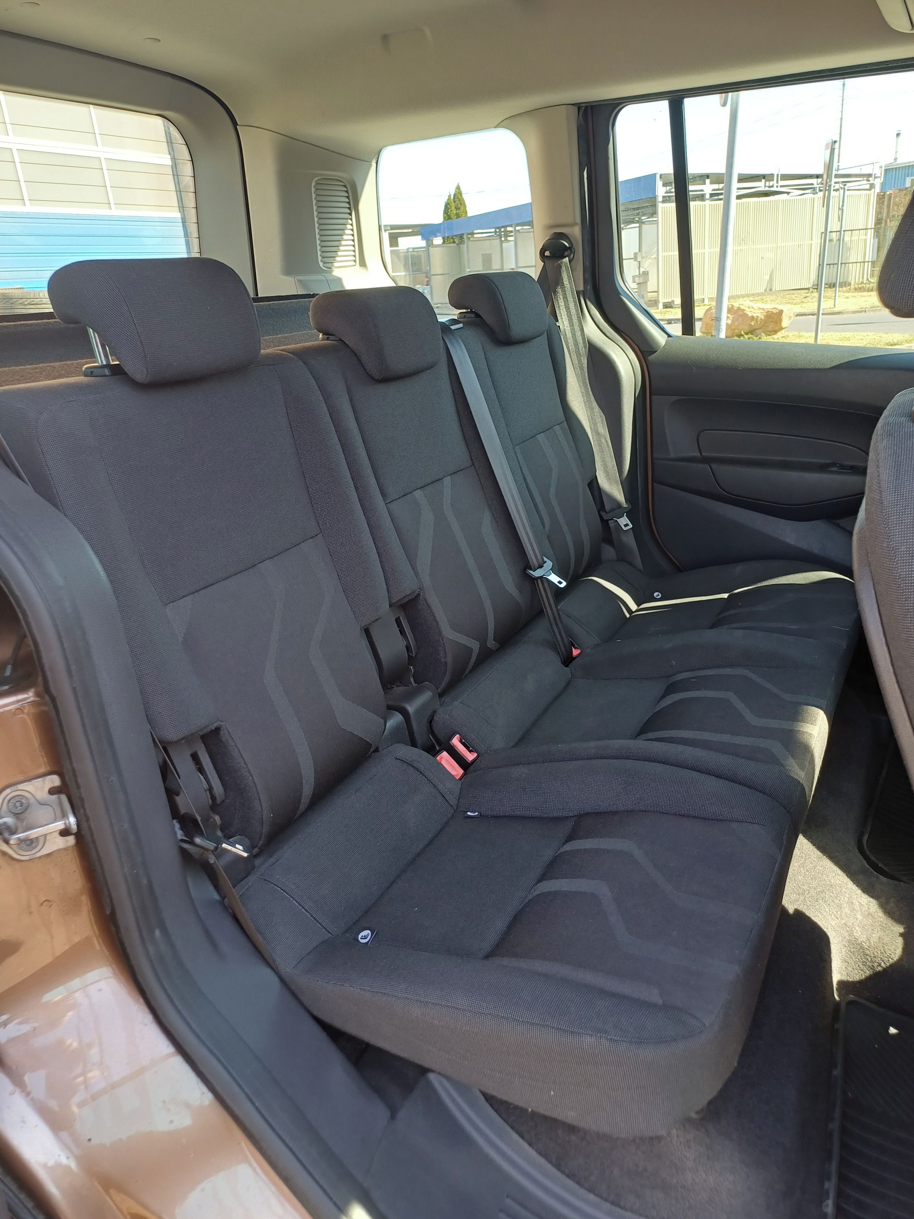 Ford Tourneo Connect, 1.0, 74 KW, ECOBOST, - fotka 6