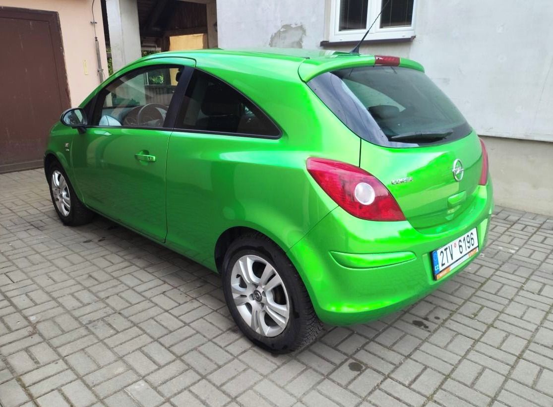 Opel Corsa, 1,2 63 KW , ČR - fotka 4