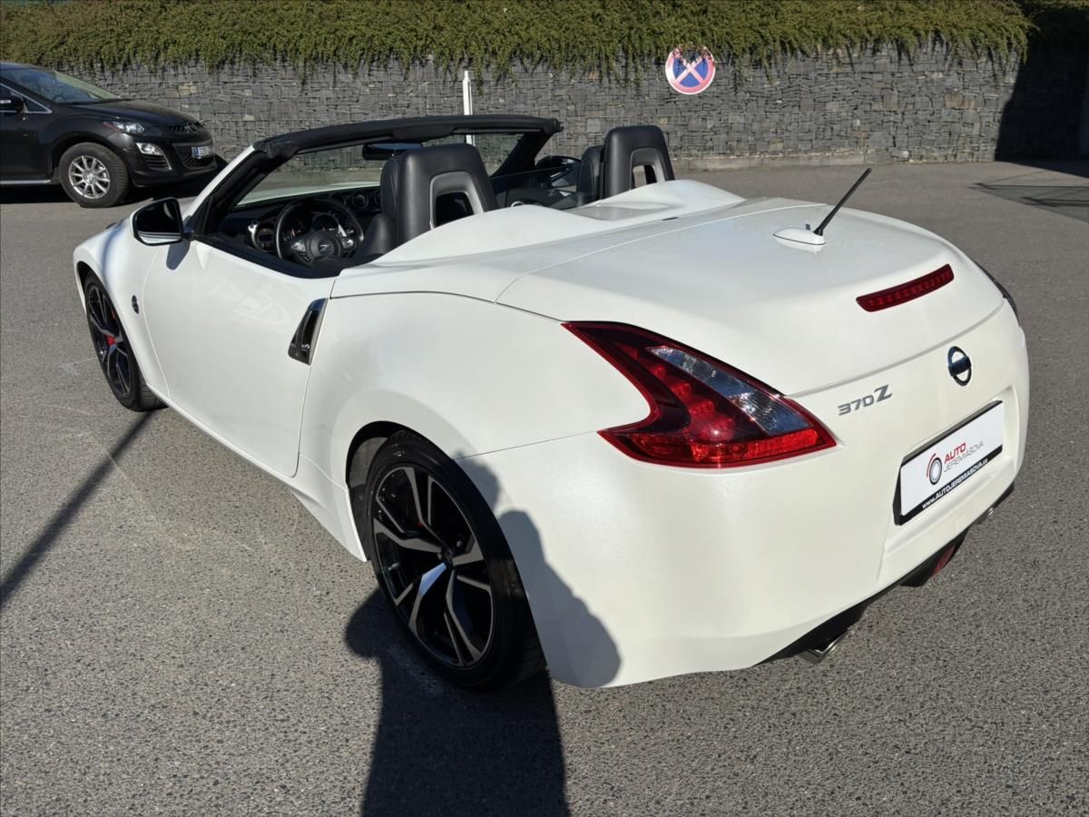 Nissan 370 Z, 3,7 i Premium 1.ČR TOP STAV - fotka 3
