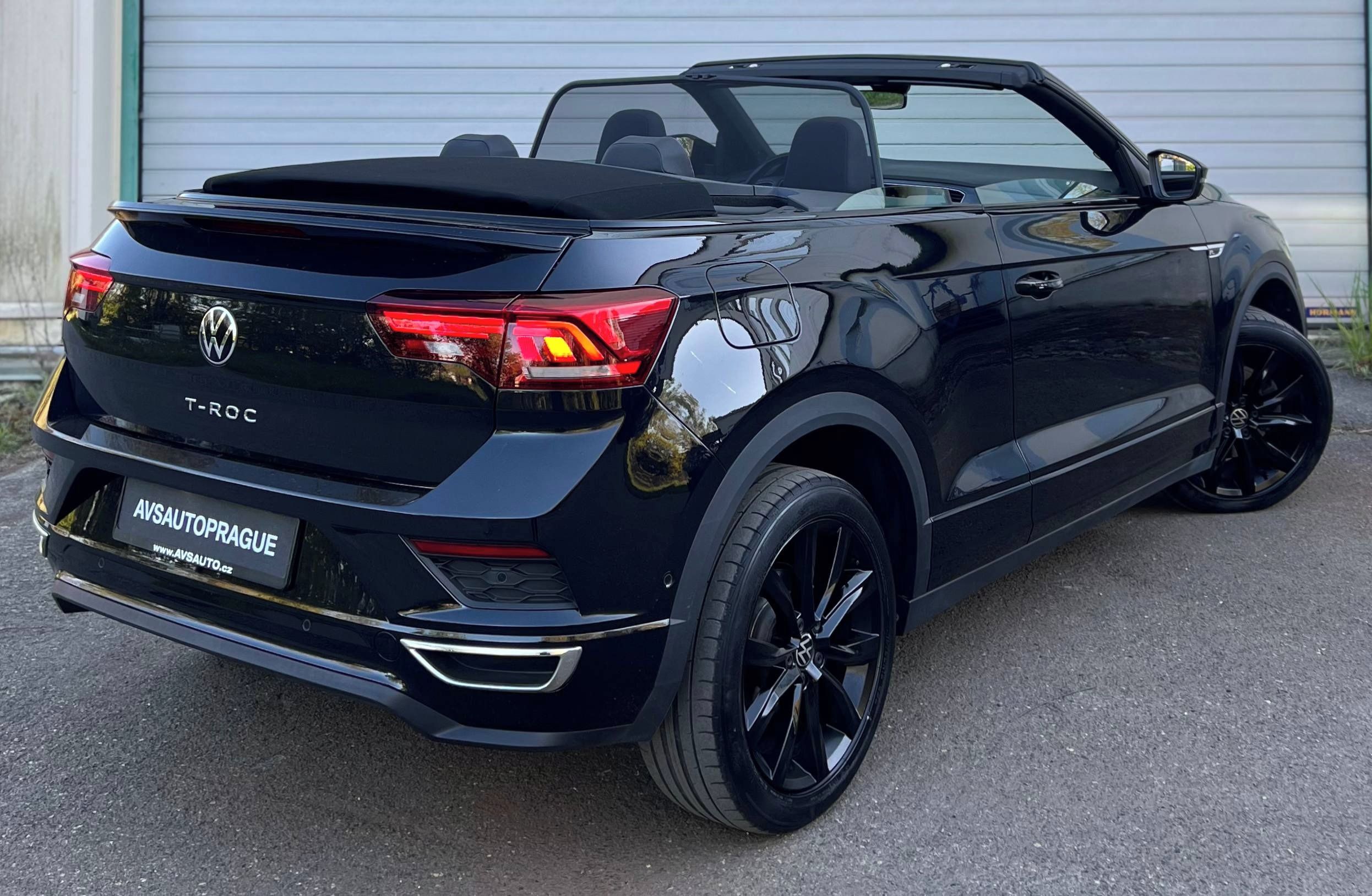 Volkswagen T-Roc, 1.5 TSI R-LINE CABRIOLET - fotka 4
