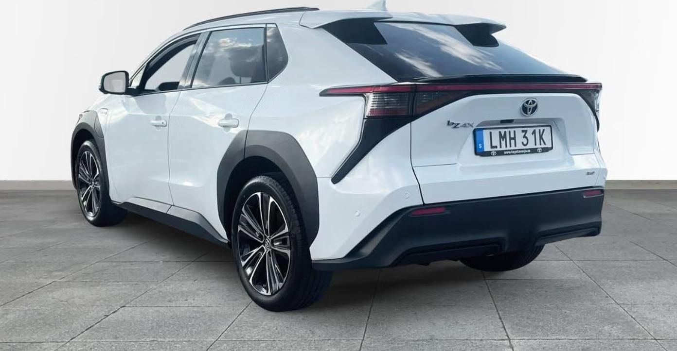 Toyota bZ4X, Executive AWD 360k Odvětrávání - fotka 2