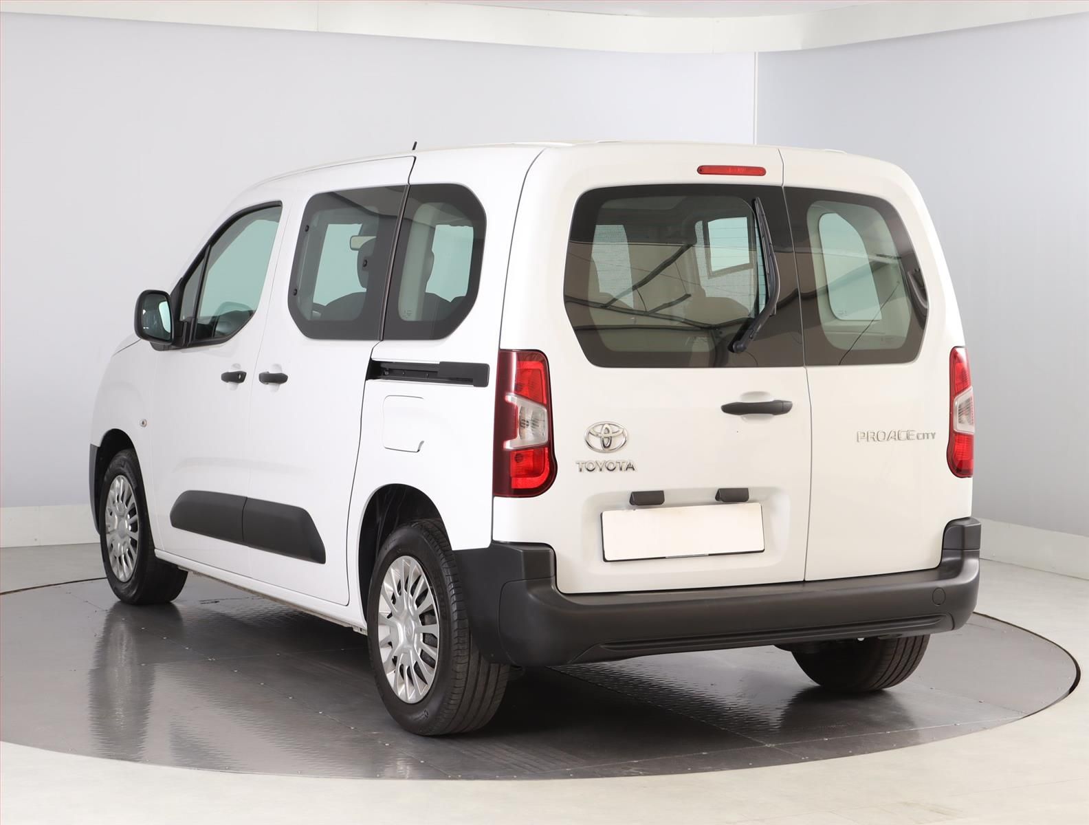 Toyota Proace City Verso, 1.5 D-4D, 5Míst, Klima, ČR - fotka 4