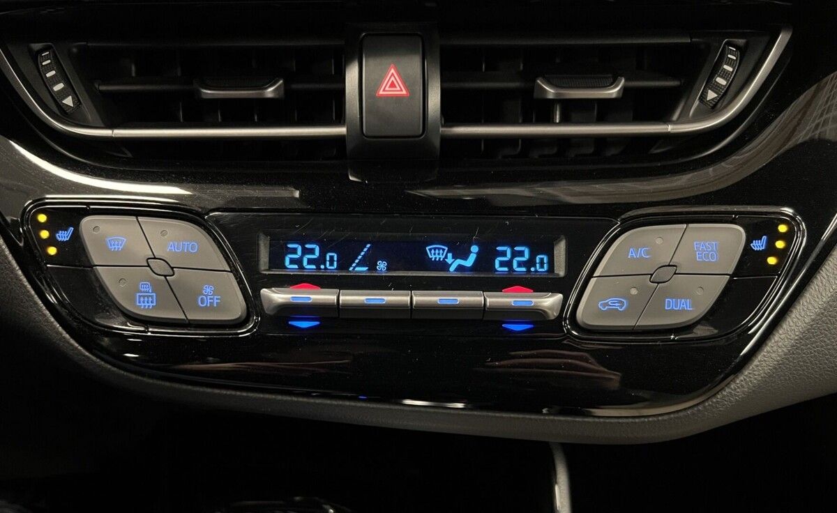 Toyota C-HR, 1,8 Hybrid AT Selection - fotka 6