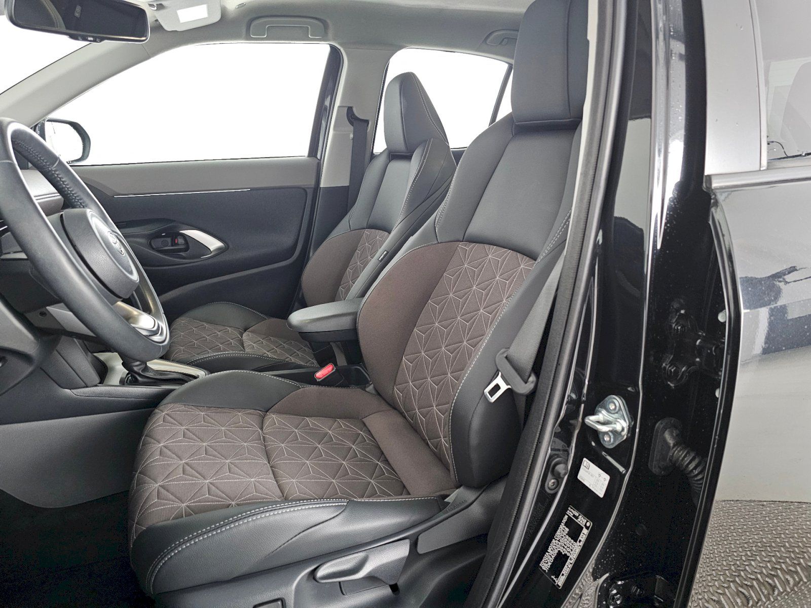 Toyota Yaris Cross, 1.5HEV 130k EXECUTIVE - fotka 6