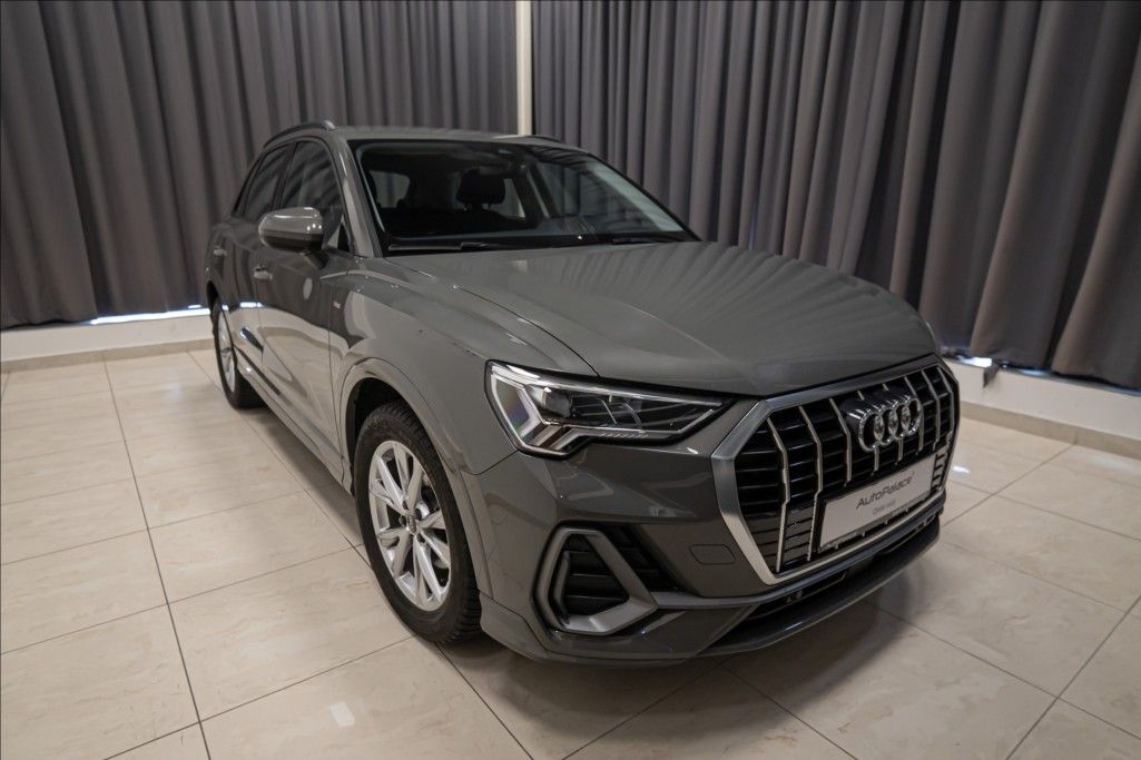 Audi Q3, 1,5 35 TFSI S-LINE NAVI VÝHŘEV - fotka 3
