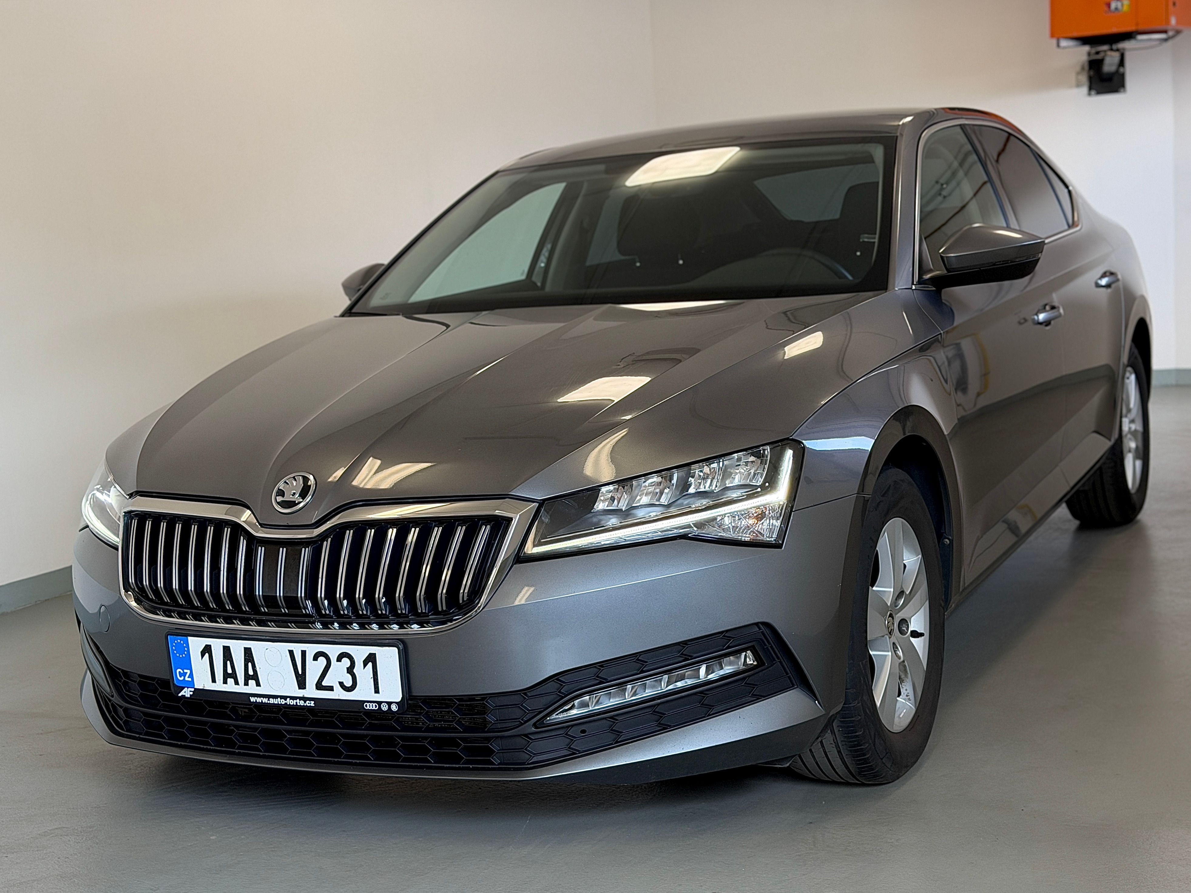 Škoda Superb, Ambition 2,0 TDI 110kW 7°DSG - fotka 5