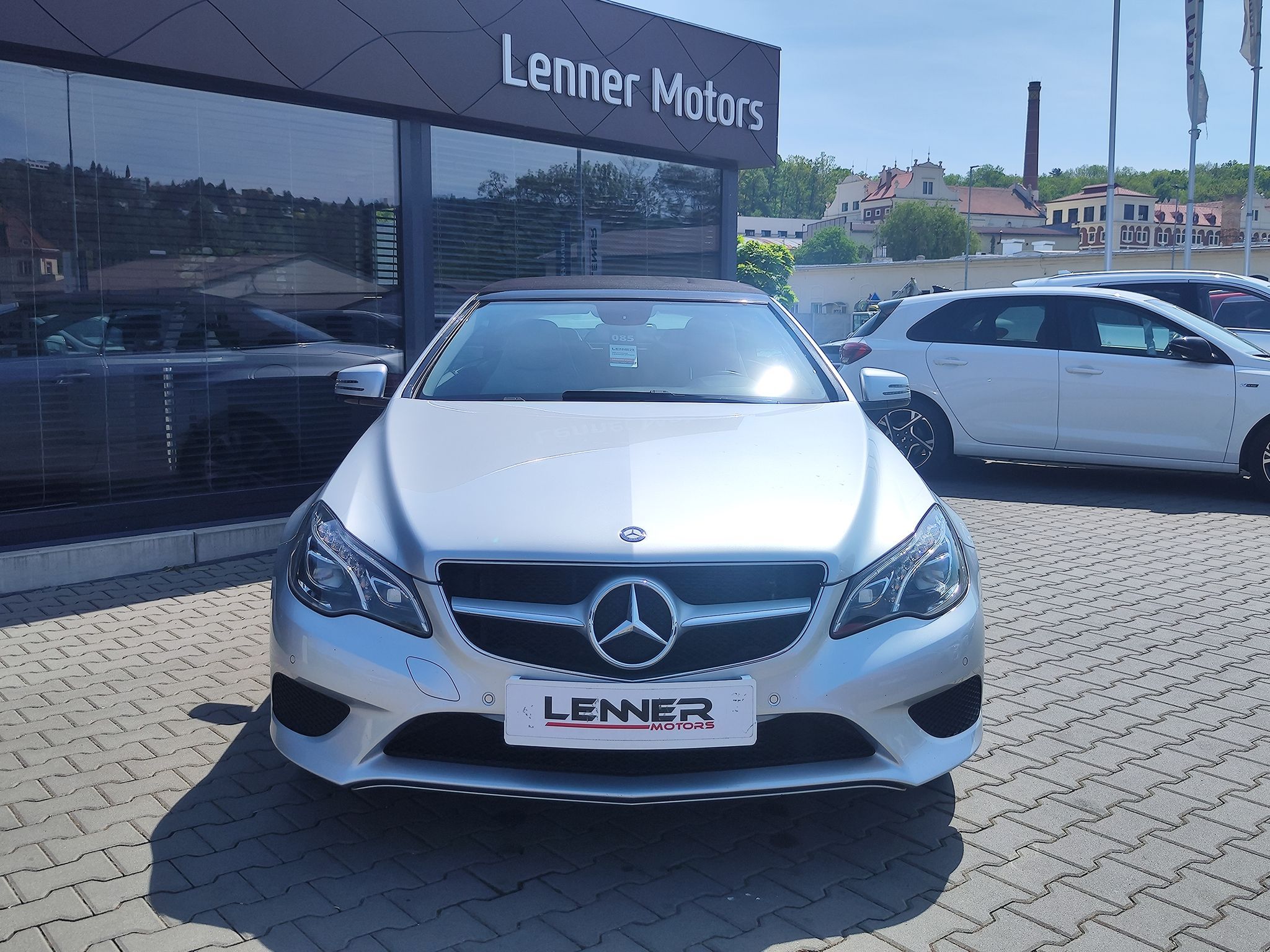 Mercedes-Benz Třídy E, 220d/125kW Cabrio - fotka 3