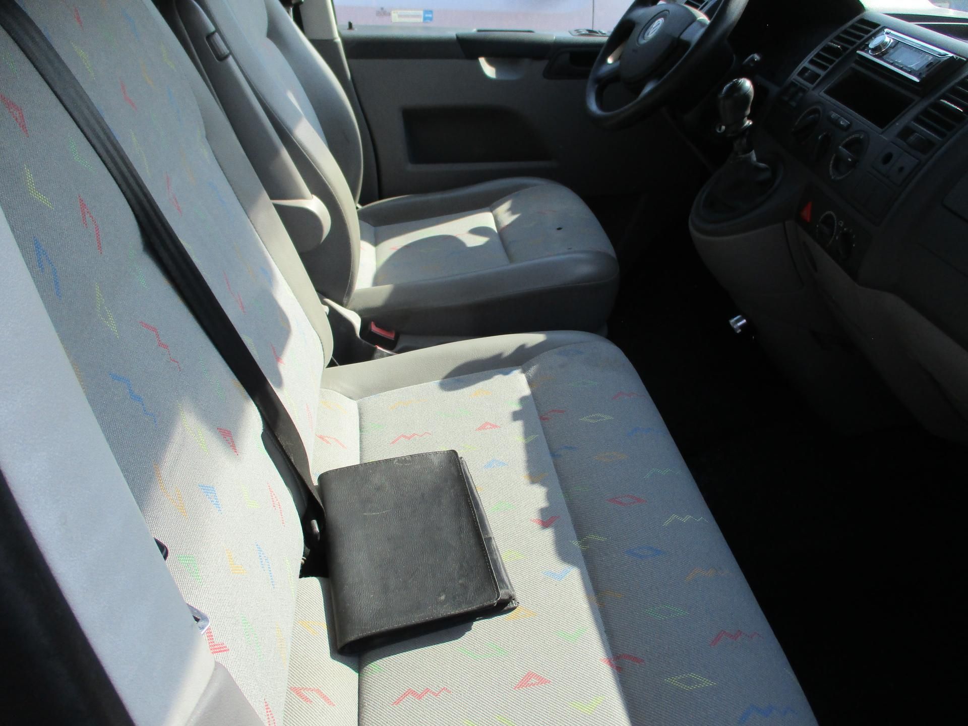 Volkswagen Transporter, 2,5 TDi servis doložen - fotka 5