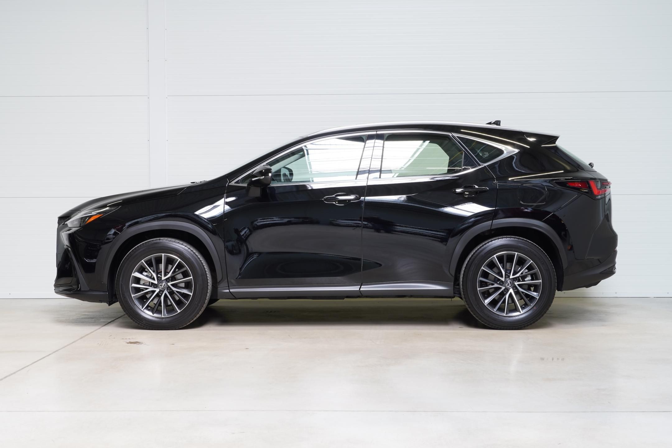 Lexus NX 350h, 1.MAJ,DPH,Kamera,El.kufr - fotka 5